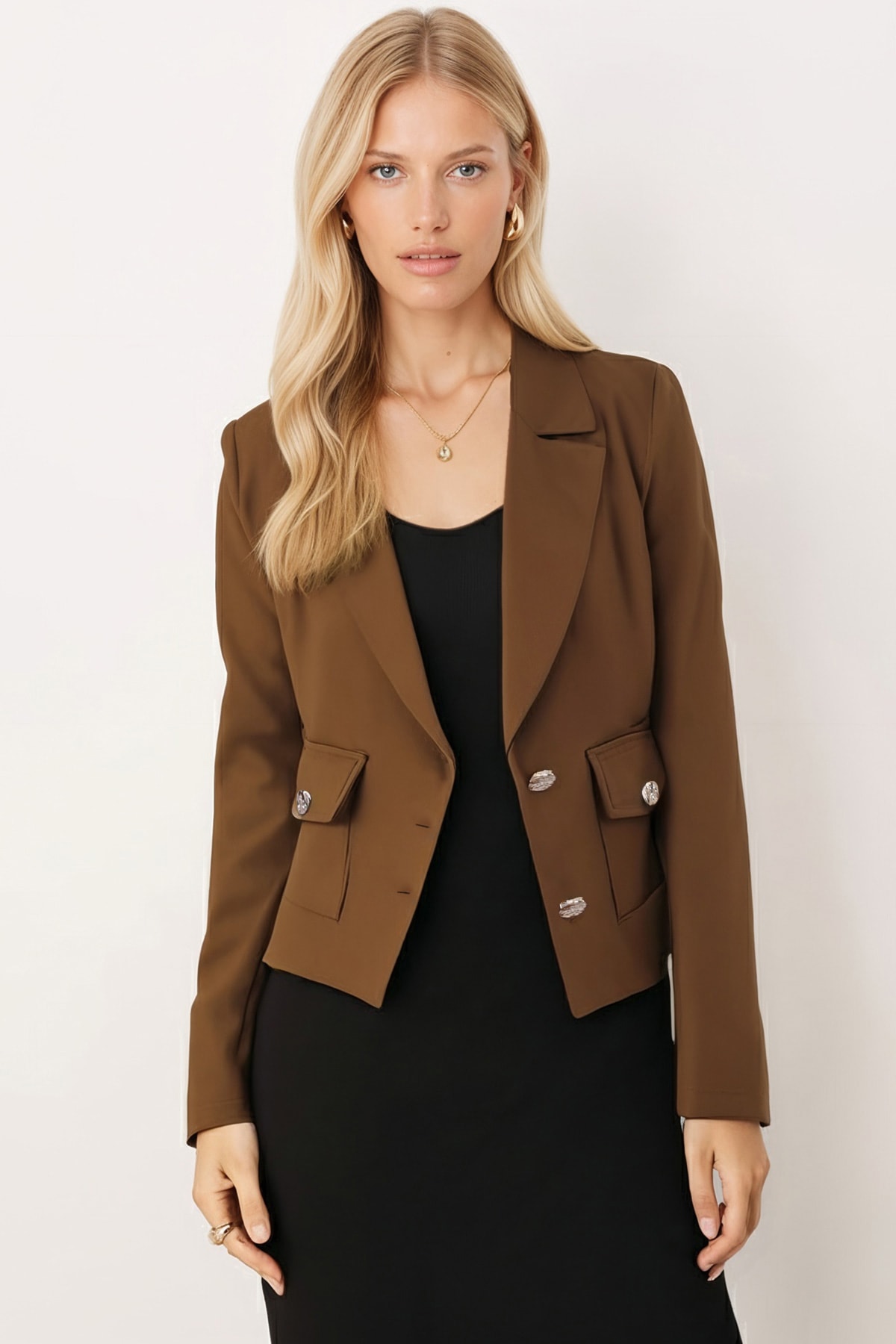 Kadın Kahve Erkek Yaka Kare Cepli Crop Ceket ARM-26K001026