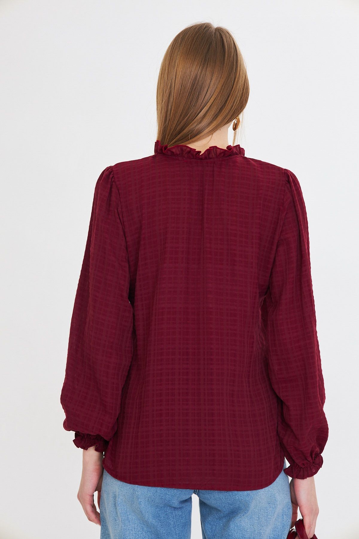 Kadın Bordo Yakası Ve Önü Fırfır Detaylı Kolları Lastikli Uzun Kollu Bluz ARM-25K001030