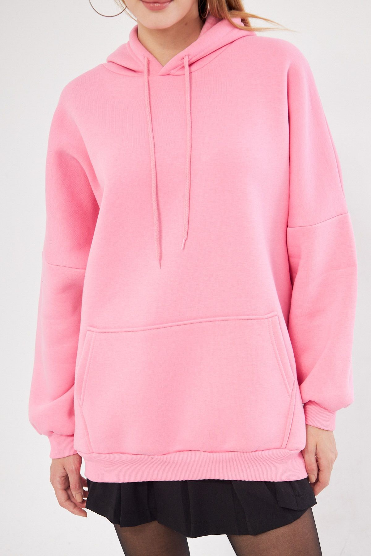 Kadın Pembe Kapüşonlu İçi Şardonlu Kanguru Cepli Oversize Sweatshirt ARM-25K001045