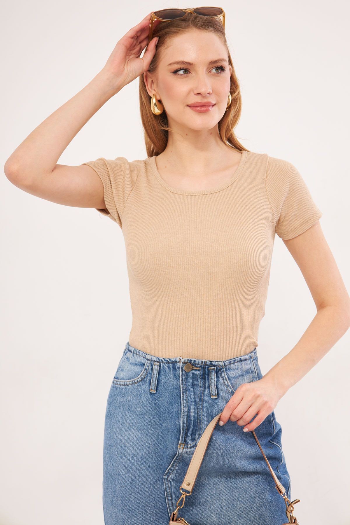 Kadın Bej Bisiklet Yaka Kısa Kol Fitilli Bluz ARM-24Y133006