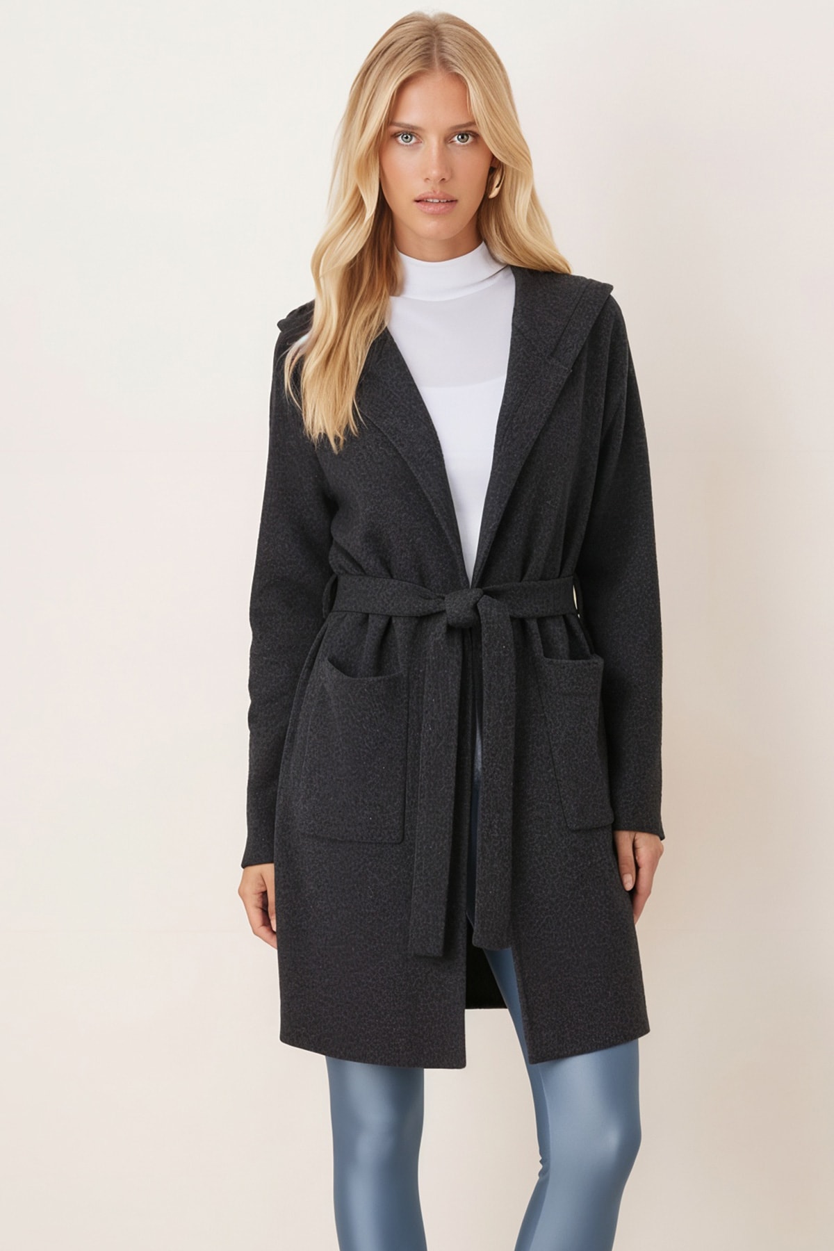 Kadın Füme Beli Kuşaklı Cepli Kapüşonlu Oversize Kaşe Kaban ARM-26K001025