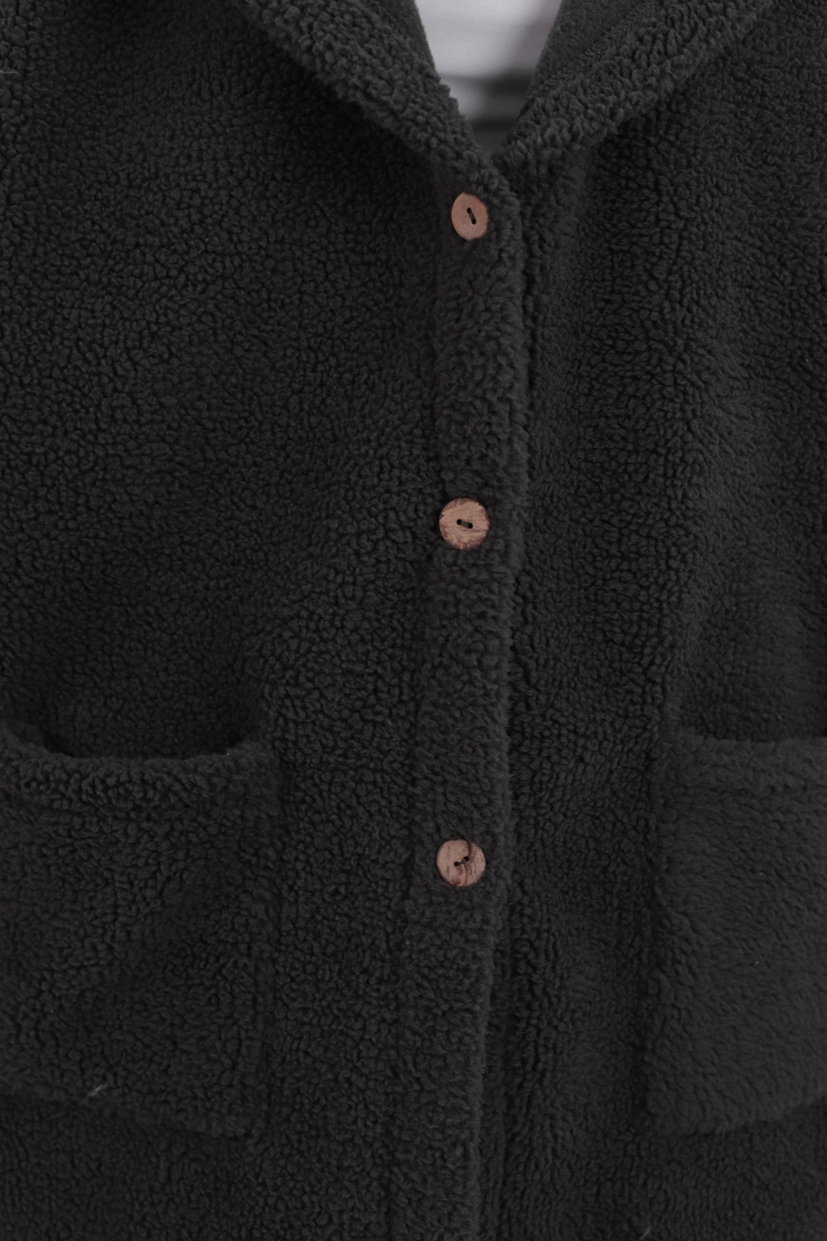 Kadın Haki Önü Düğmeli Cepli Oversize Peluş Mont ARM-21K001030