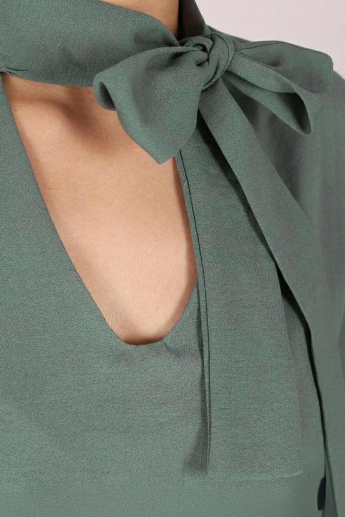 Kadın Açık Turkuaz Yakası Bağlamalı Kolu Lastikli Bluz ARM-25K001096