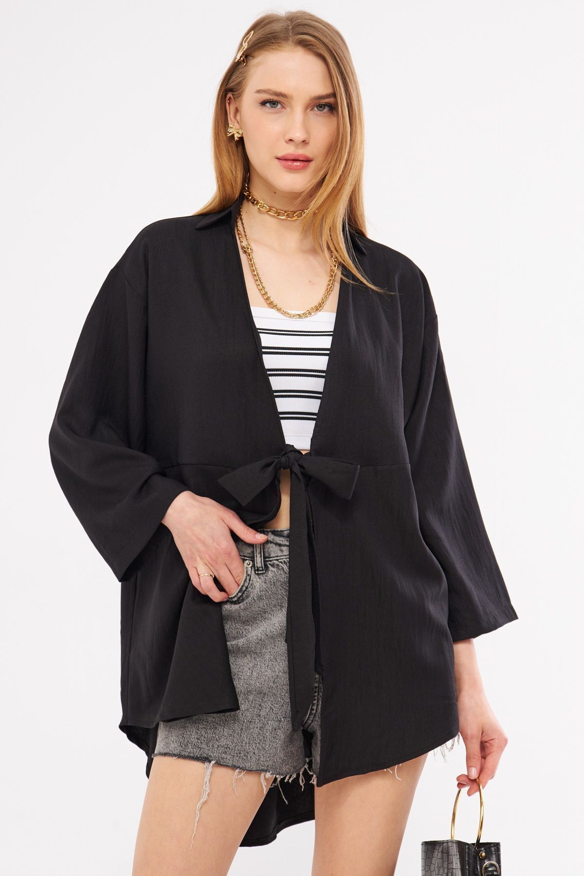 Kadın Siyah Keten Görünümlü Önden Bağlamalı Kimono Gömlek ARM-24Y001063