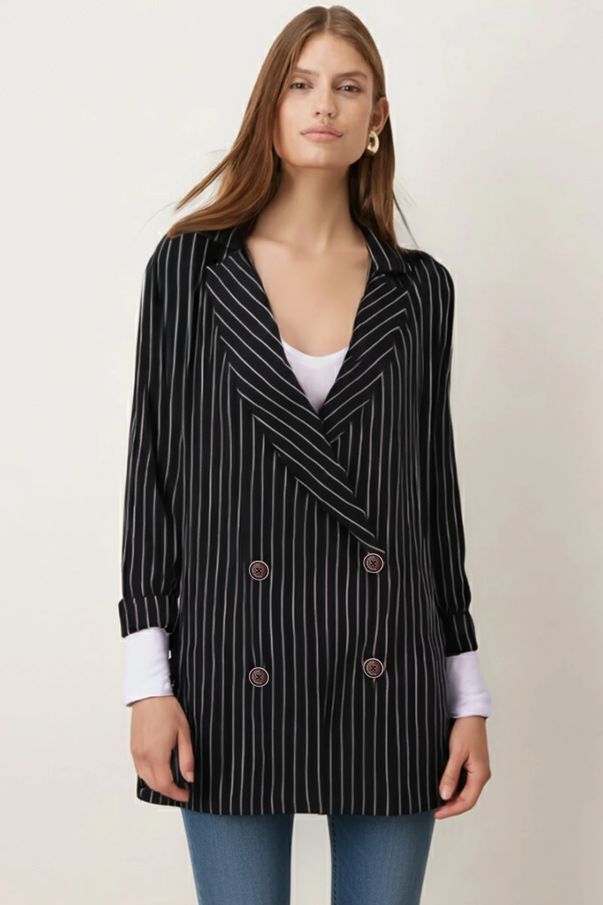 Kadın Siyah Oversize Duble Kol Kruvaze Yaka Astarlı Blazer Ceket ARM-26K001052