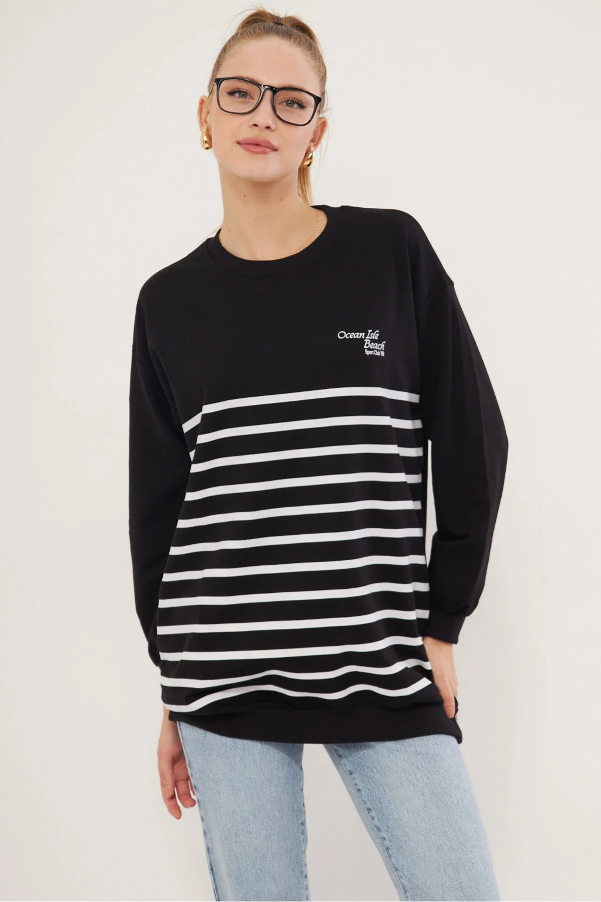 Kadın Siyah Sıfır Yaka Çizgili Uzun Sweatshirt ARM-25K024004