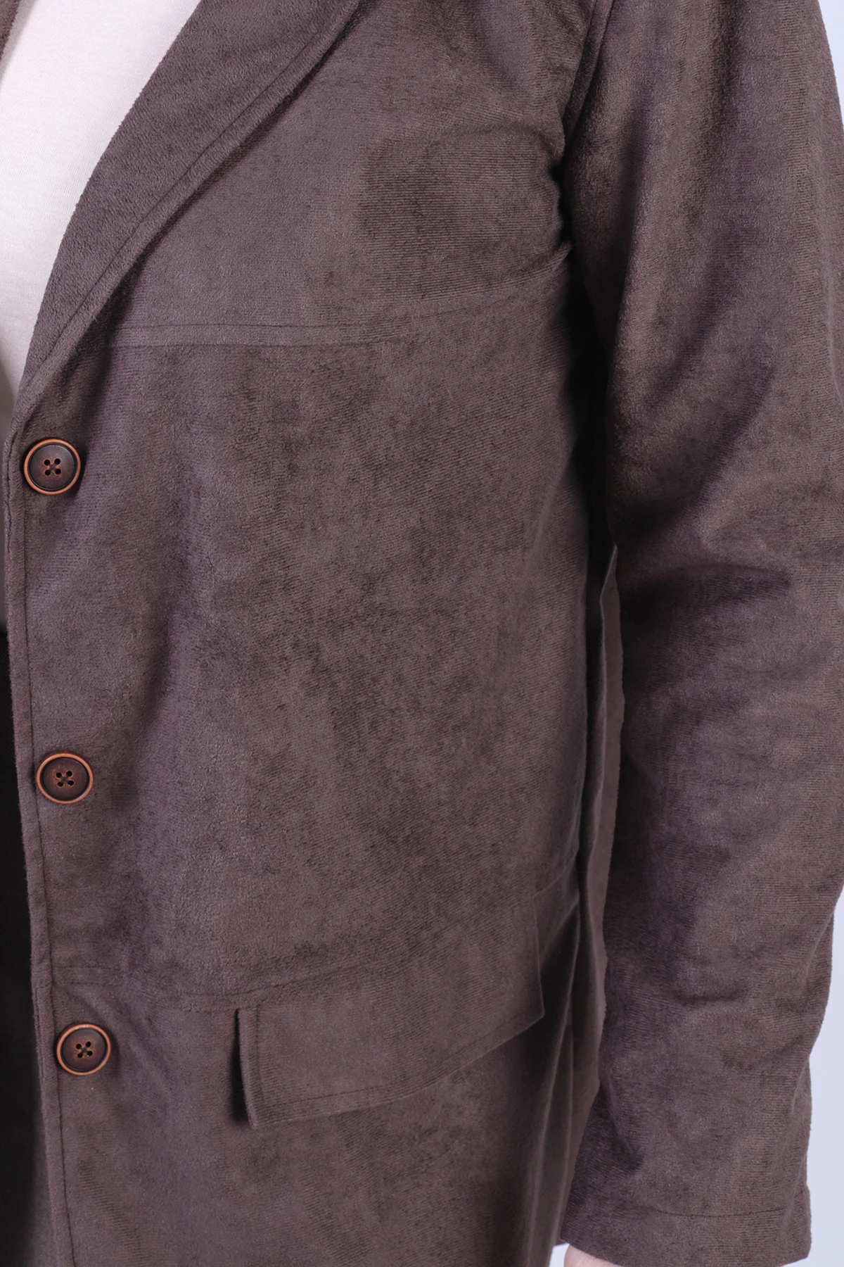 Kadın Koyu Kahve Yakalı Cep Kapaklı Düğmeli Vatkalı Premium Süet Oversize Ceket ARM-25K001057