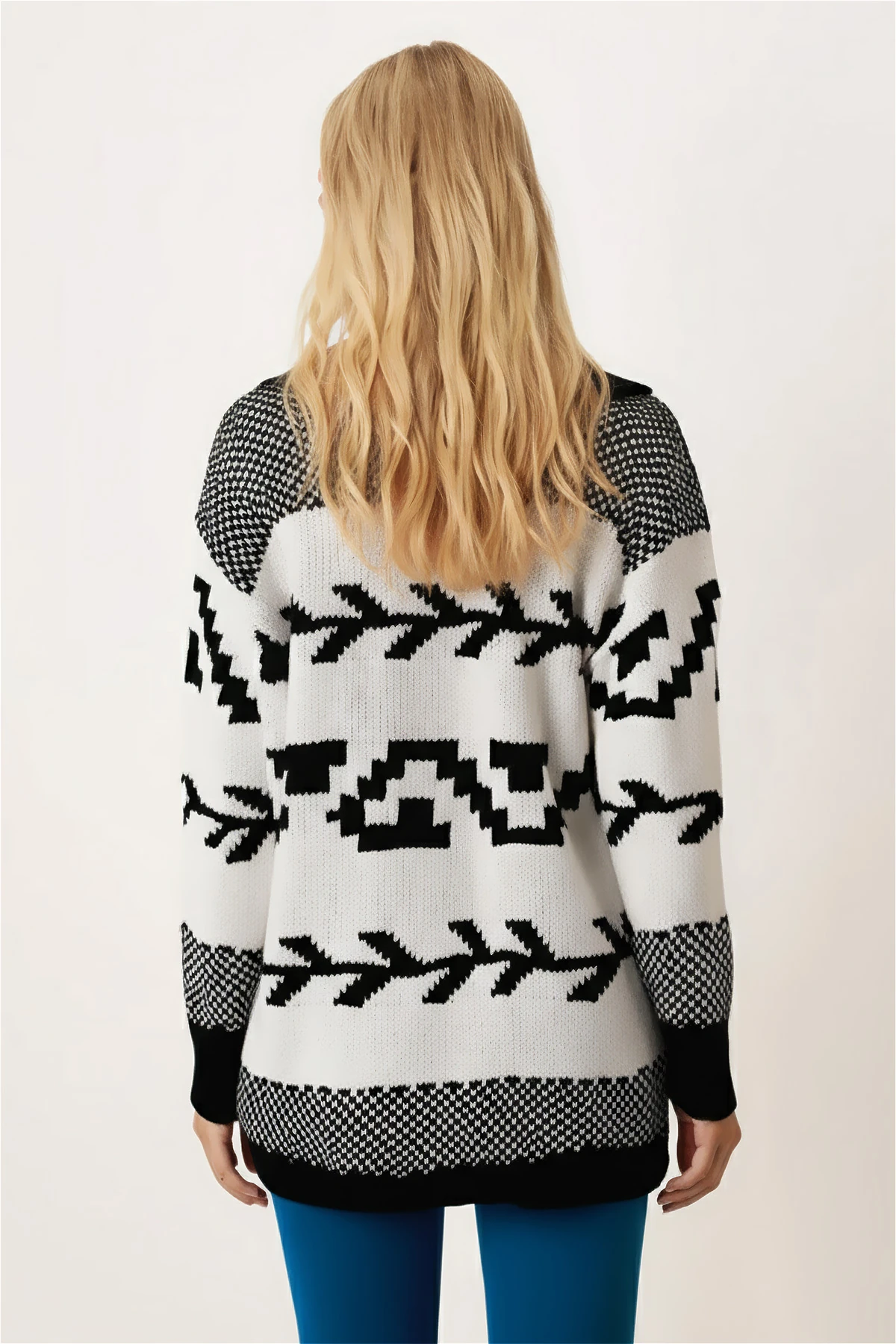 Kadın Siyah Desenli Triko Hırka ARM-26K136076