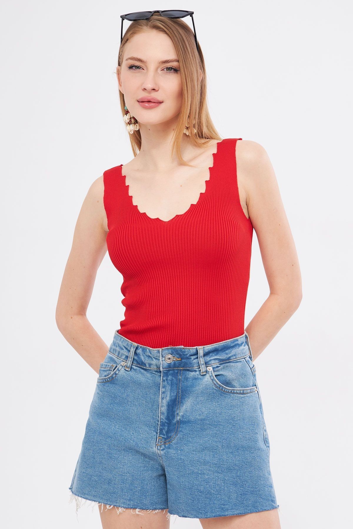 Kadın Kırmızı Zigzaglı V Yaka Kaşkorse Bluz ARM-23Y069004
