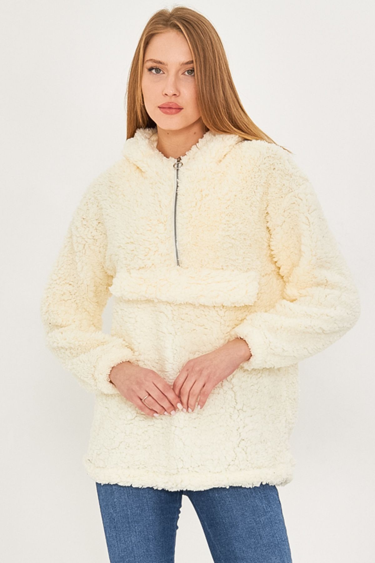 Kadın Ekru Kapüşonlu Cep Kapaklı Peluş Sweatshirt ARM-25K001090