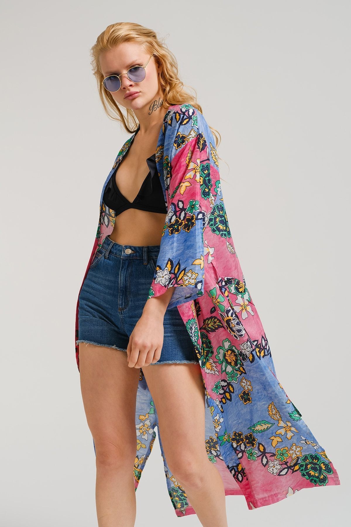 Kadın Pembe Desenli Uzun Kimono ARM-22Y001120