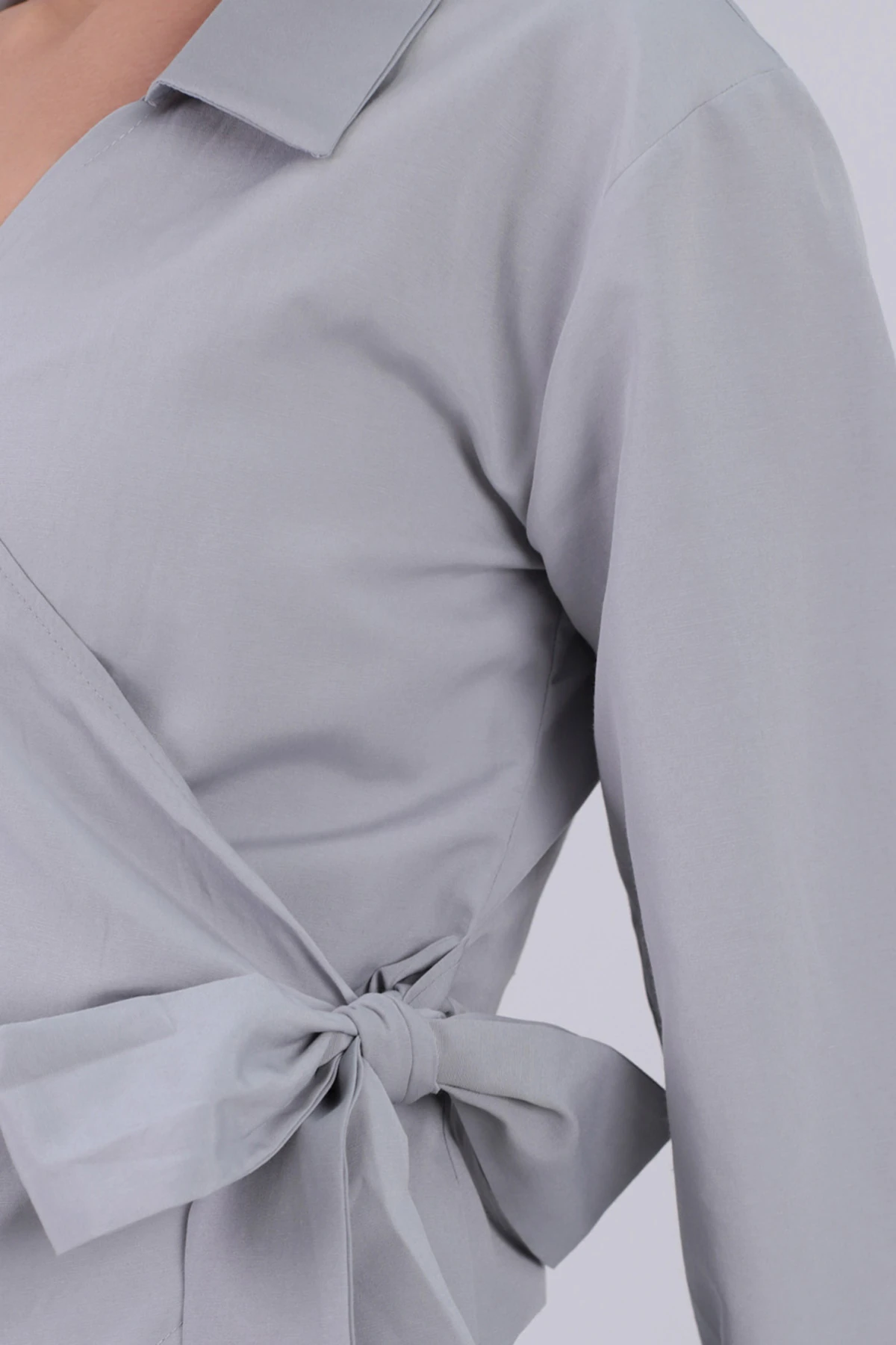 Kadın Gri Yakalı Kruvaze Bluz ARM-22Y024025