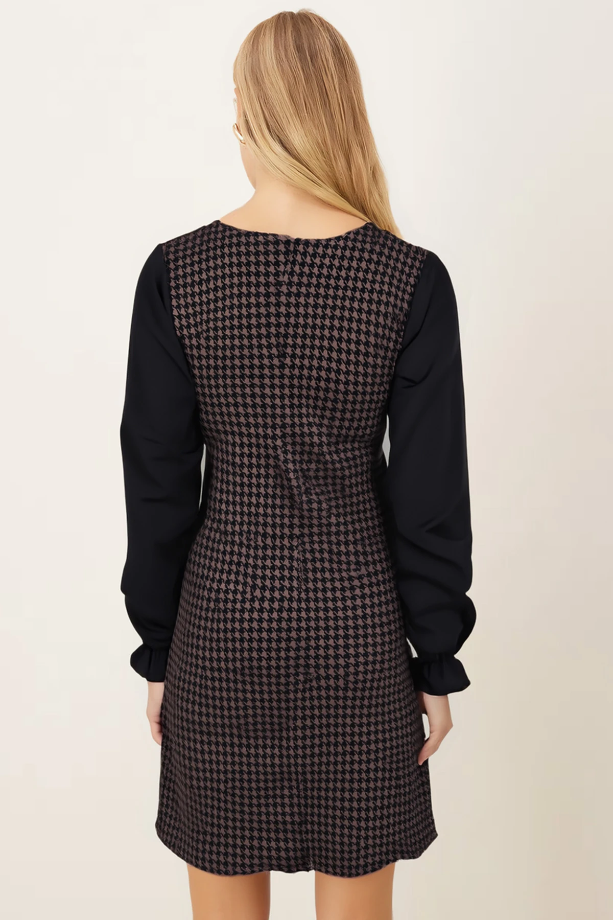 Kadın Vizon-Siyah Ekoseli Kare Yaka Uzun Kol Elbise ARM-22Y001182