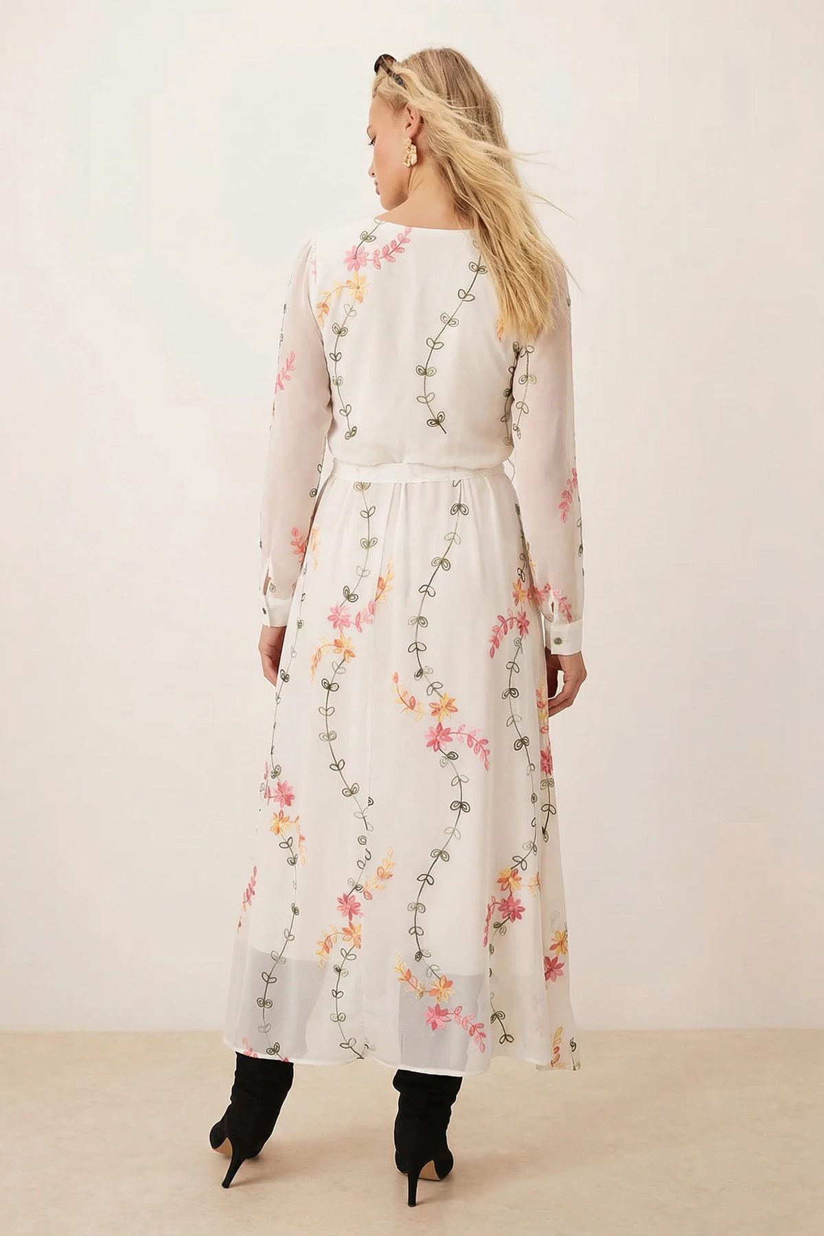 Kadın Beyaz V Yaka Kemerli Astarlı Şifon Midi Boy Elbise ARM-26K001042