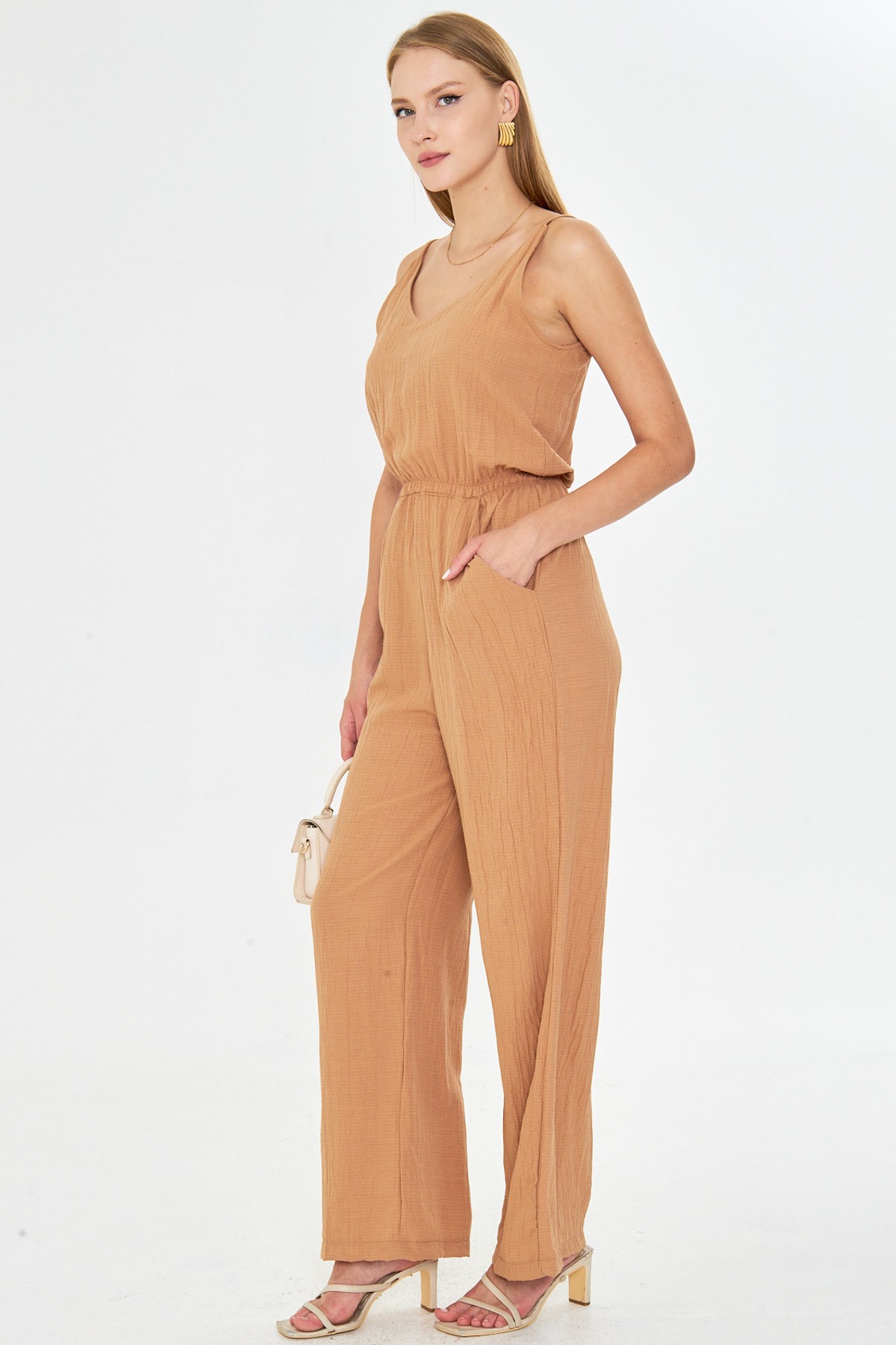 Kadın Camel Ön Arka V Yaka Askılı Beli Lastikli Cepli Astarlı Tulum ARM-24Y001100