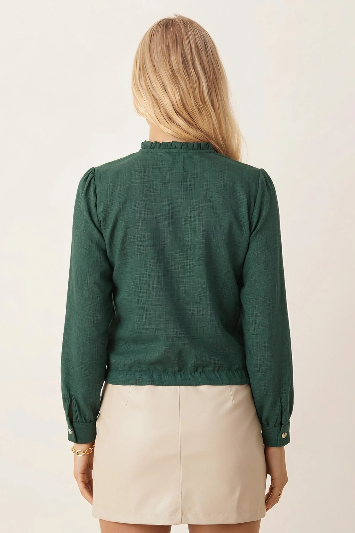 Kadın Koyu Yeşil V Yaka Yakası Pile Detaylı Beli Lastikli Manşetli Bluz ARM-26K001020