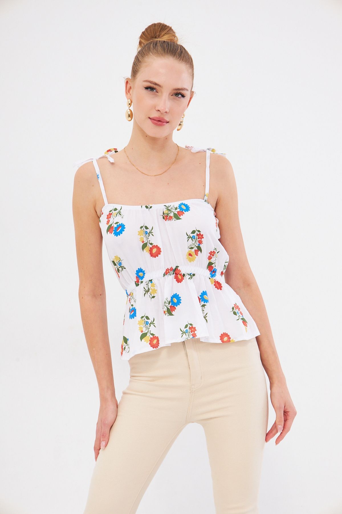 Kadın Beyaz Desenli Beli Lastikli Askıları Bağlama Detaylı Straplez Crop Bluz ARM-24Y001116