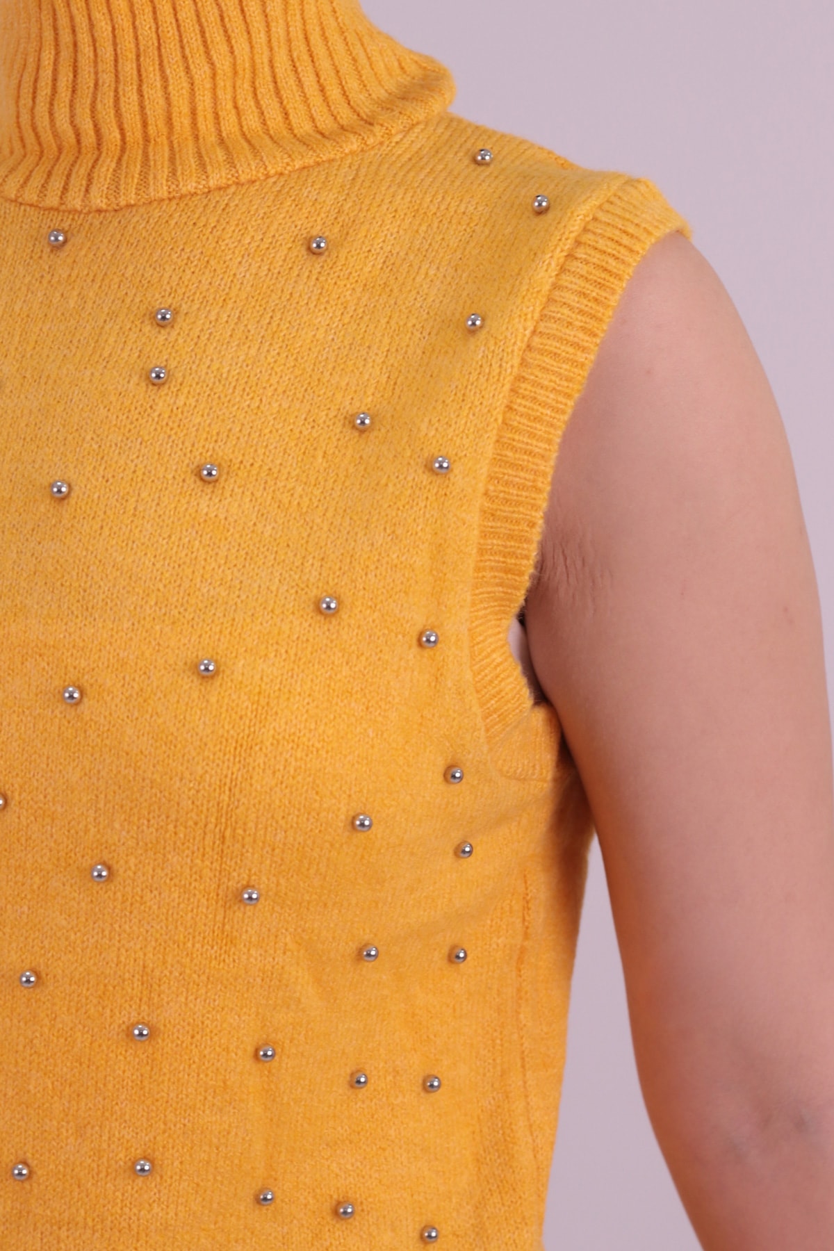 Kadın Sarı Önü Boncuklu Kolsuz Triko Elbise ARM-26K136034