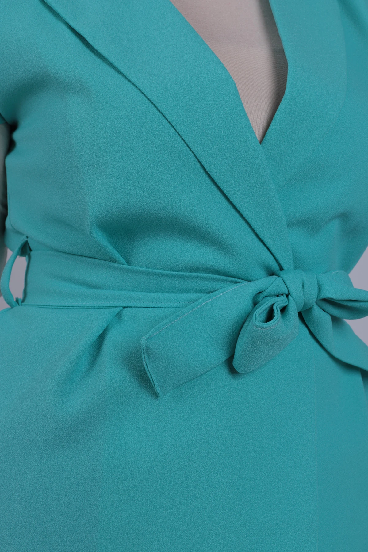 Kadın Turkuaz Erkek Yaka Beli Kuşaklı Keten Görünümlü Yelek ARM-25Y001079