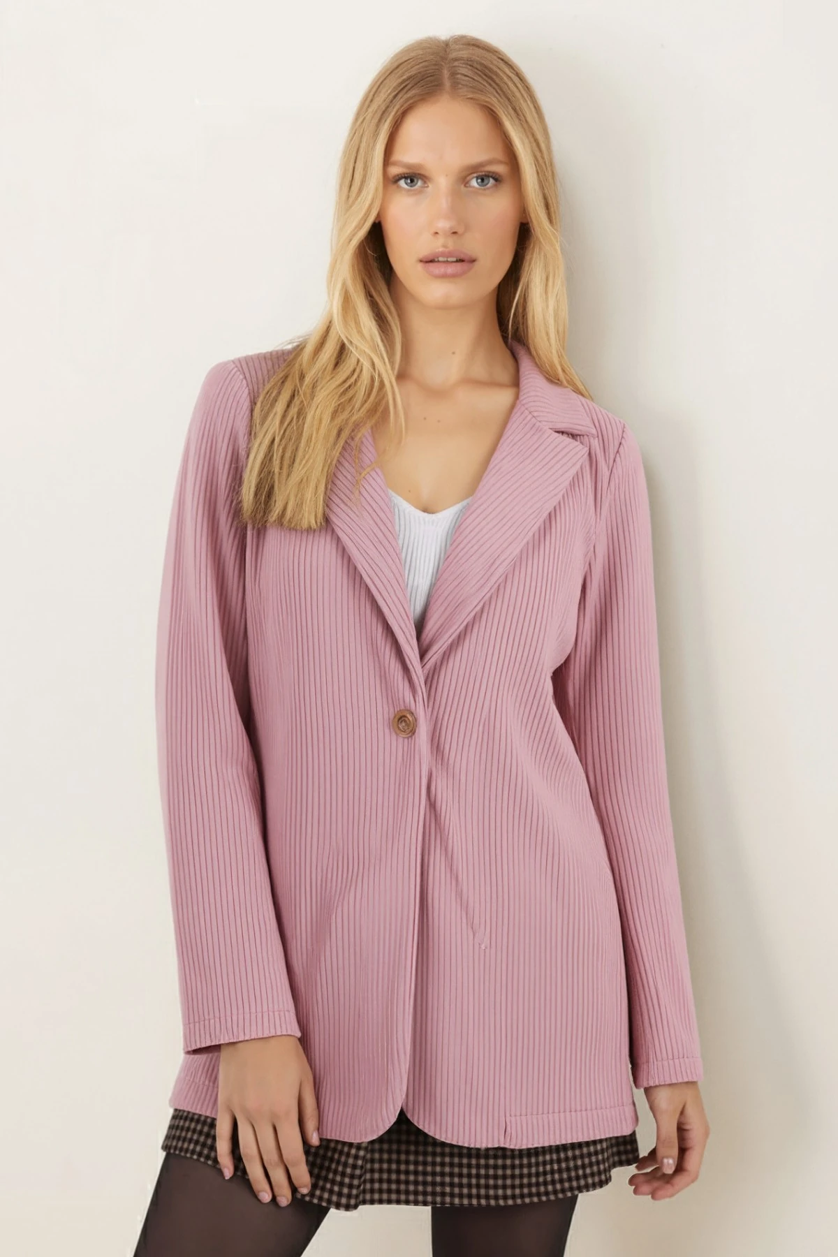 Kadın Pudra Tek Düğmeli Kadife Ceket ARM-24K001043