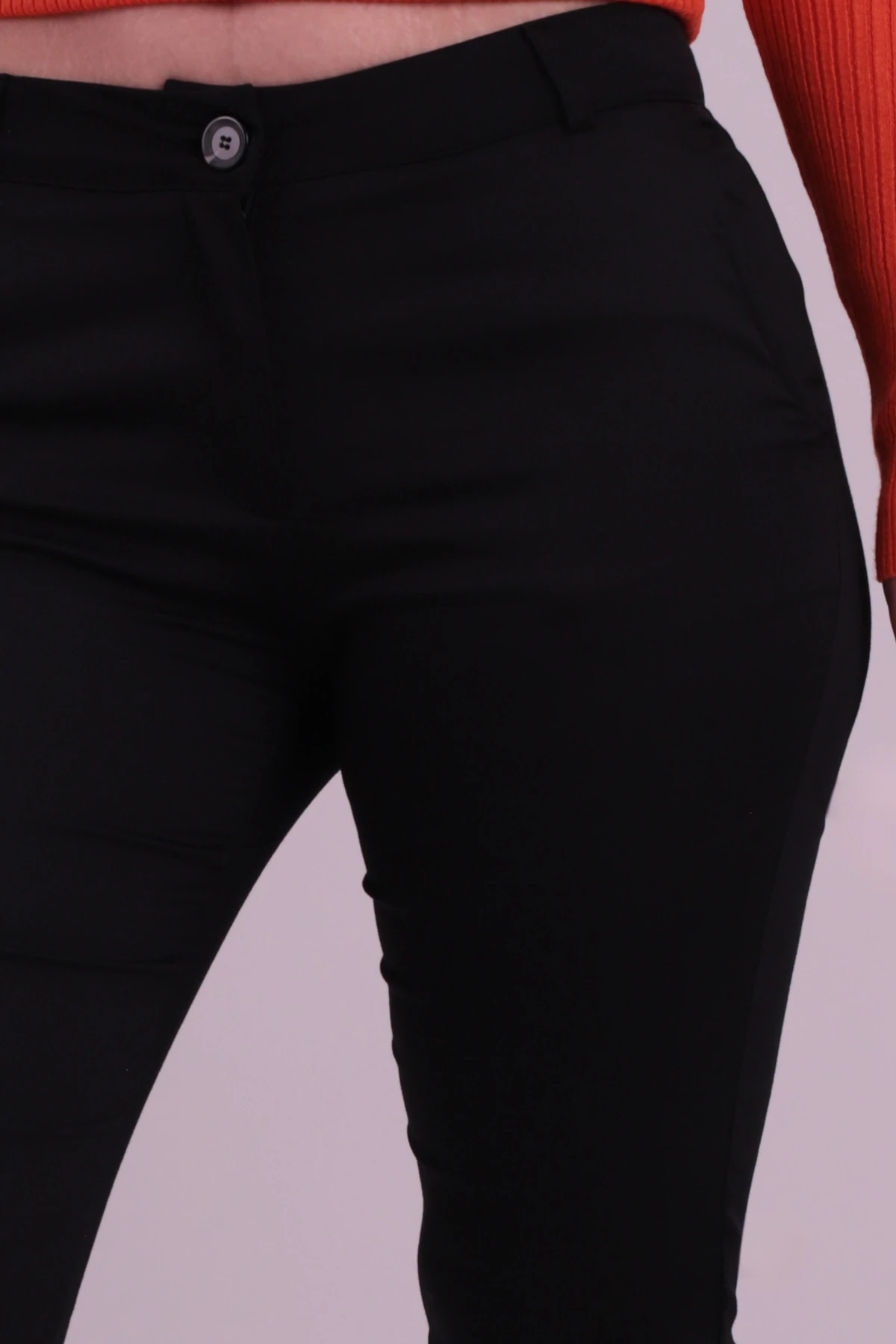 Kadın Siyah Cepli Kumaş Pantolon ARM-26K136080