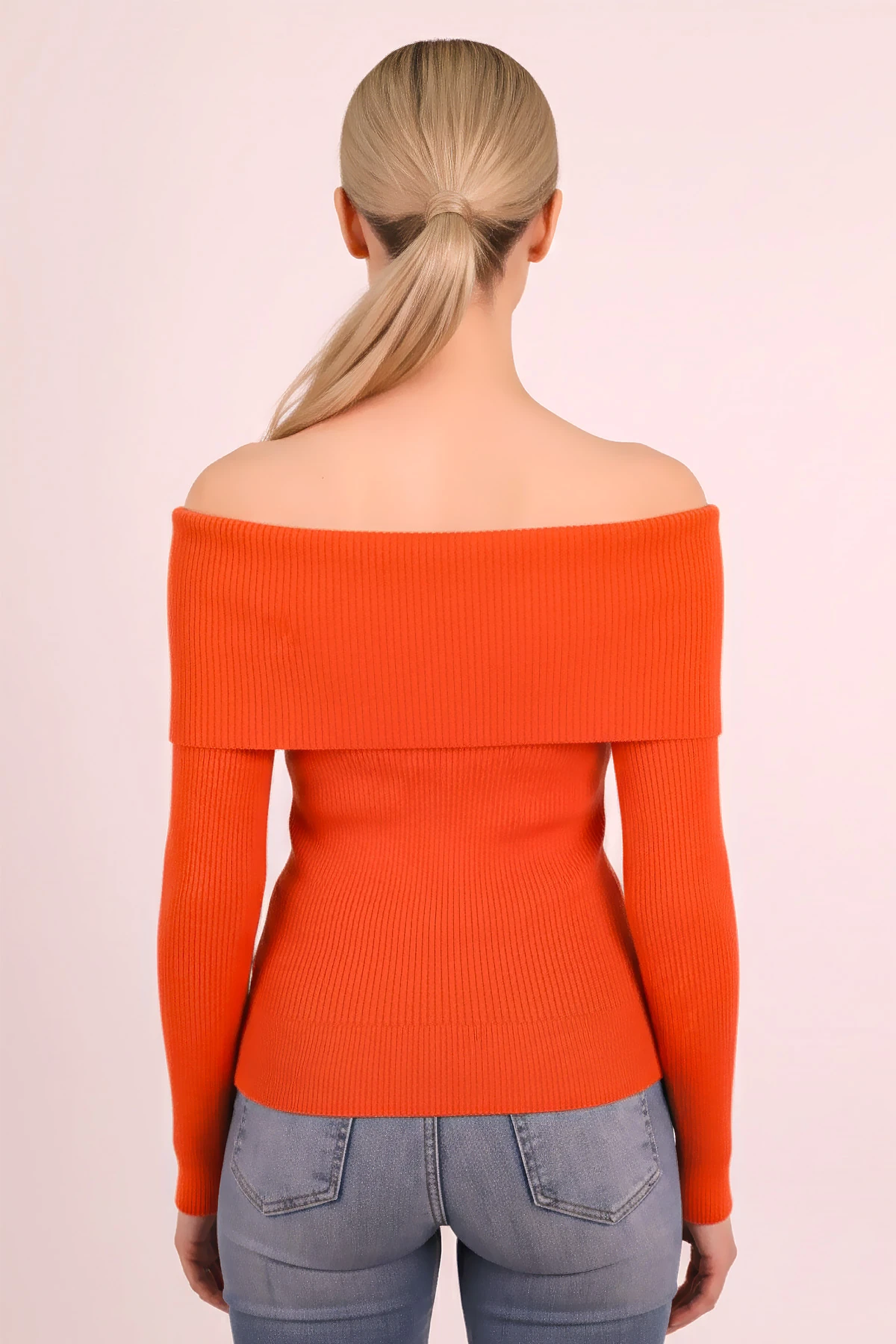 Kadın Turuncu Madonna Yaka Triko Kazak ARM-26K136062