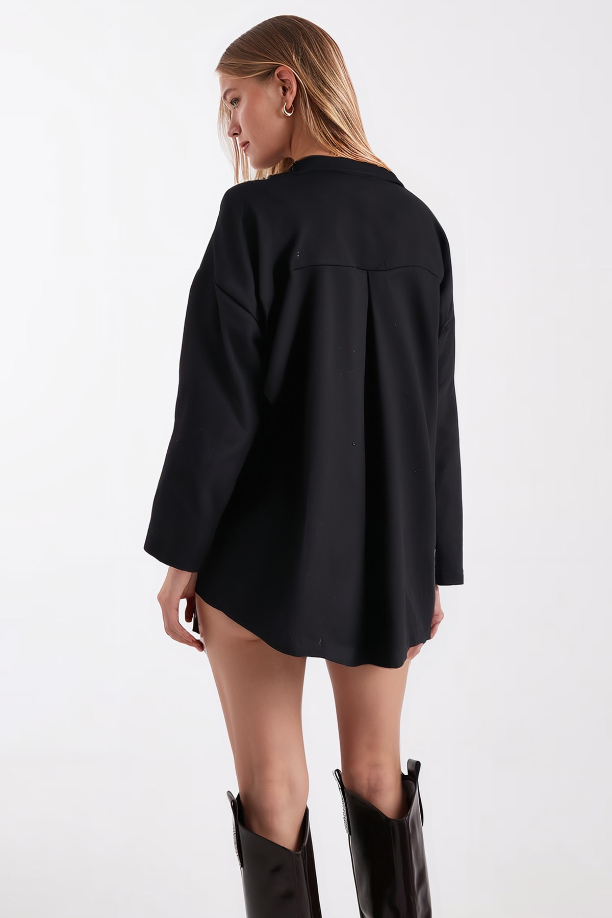 Kadın Siyah Erkek Yaka Yanları Yırtmaçlı Oversize Ceket ARM-26K001009