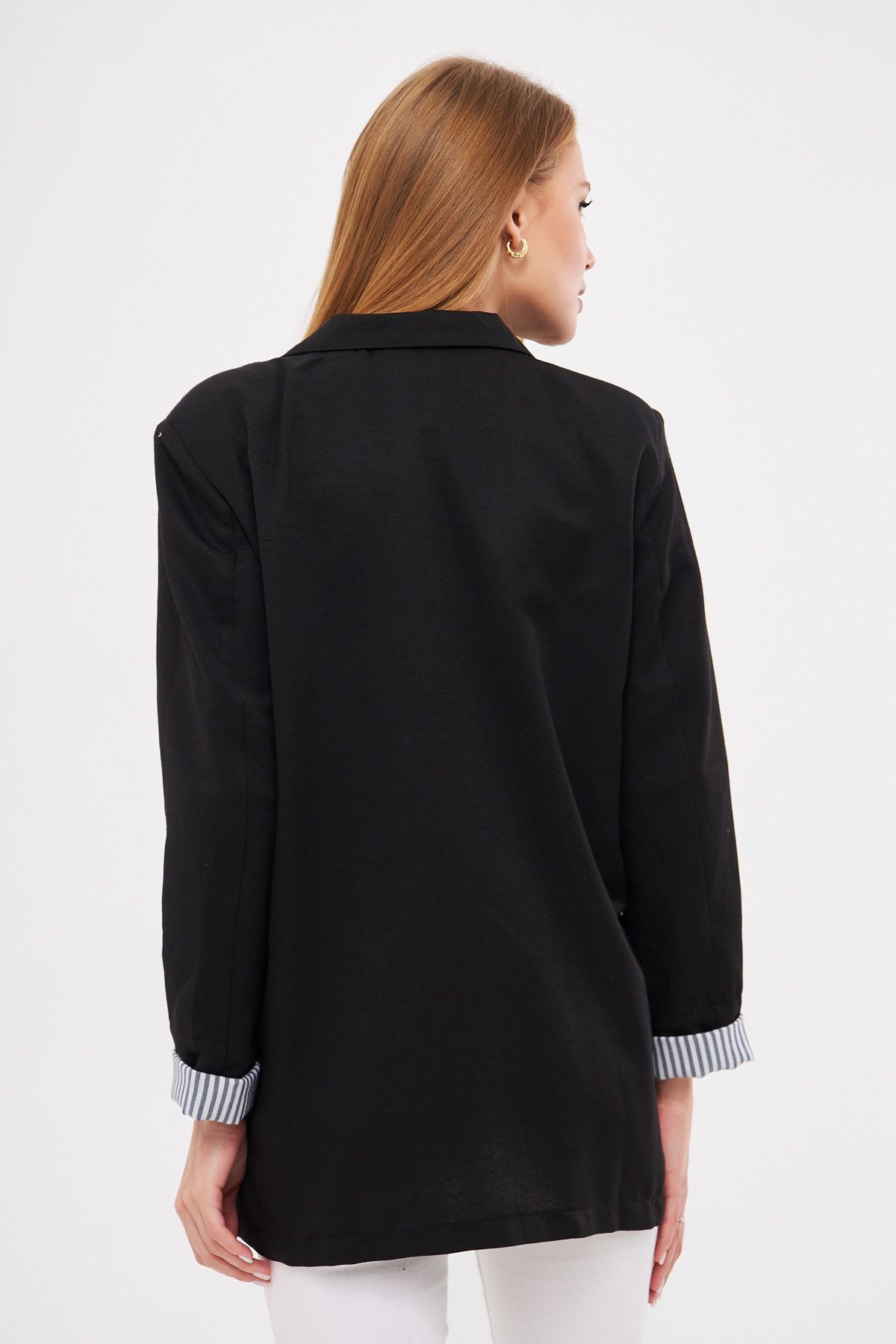 Kadın Siyah Kruvaze Yaka Kolu Katlama Detaylı Oversize Vatkalı Blazer Ceket ARM-25K001015