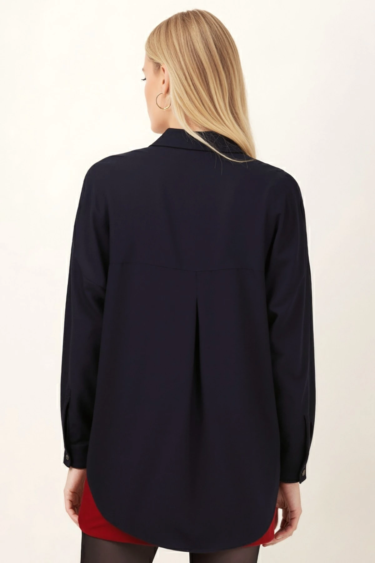 Kadın Lacivert Cepli Oversize İnce Fitilli Kadife Gömlek ARM-24K001076