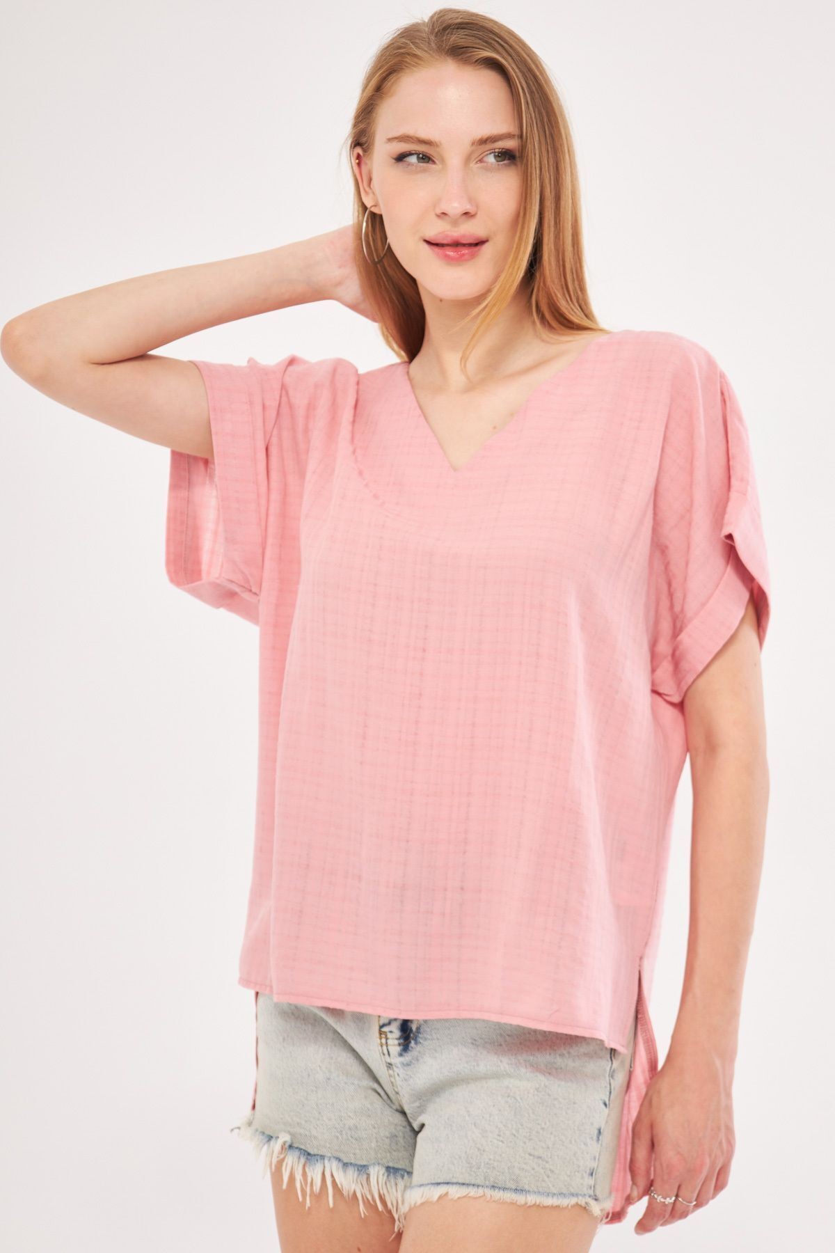 Kadın Gül Kurusu V Yaka Yanları Yırtmaçlı Arkası Uzun Duble Kol Detaylı Oversize Bluz ARM-24Y001074