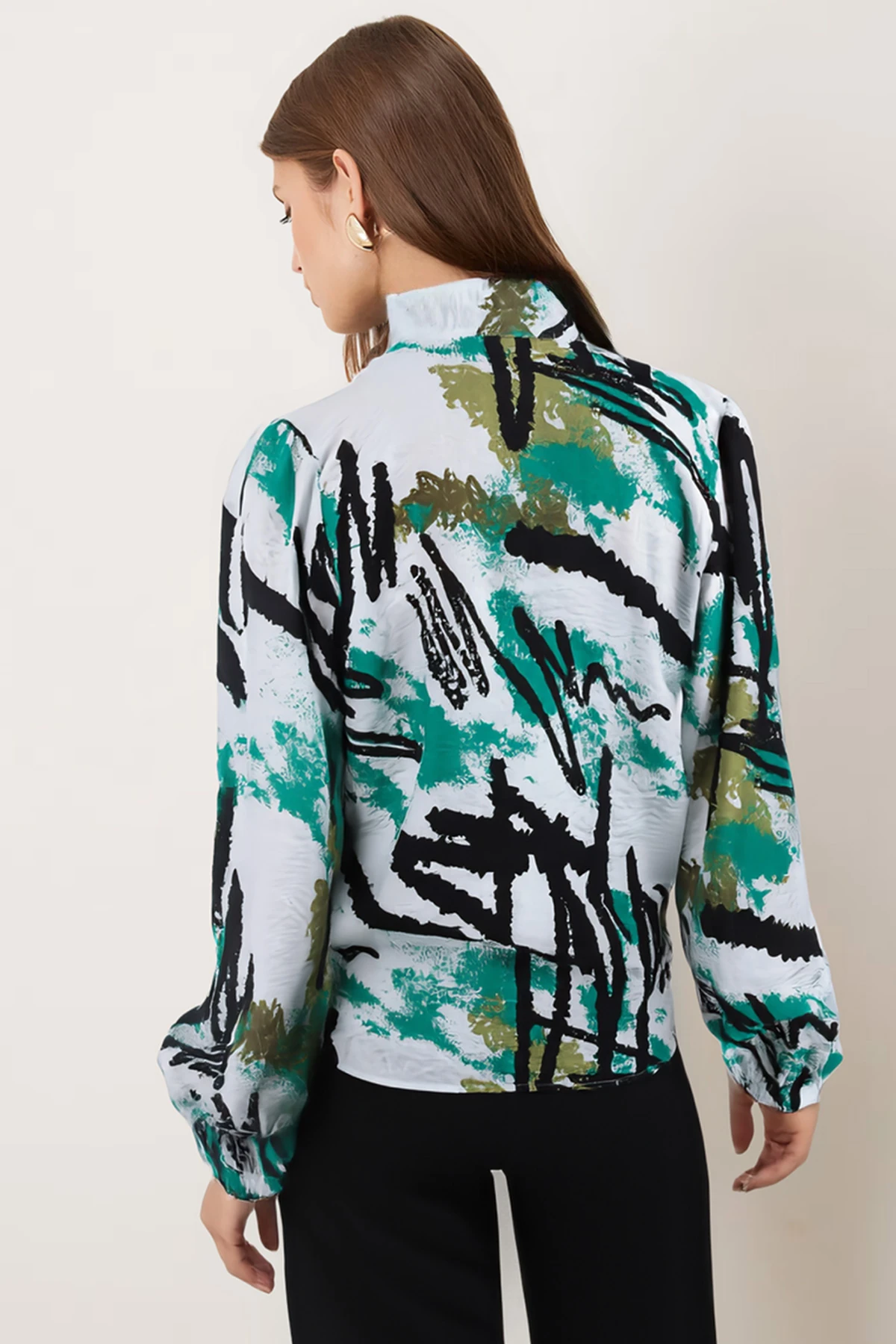 Kadın Yeşil Yakası Bağlamalı Kolu Lastikli Bluz ARM-25K001096