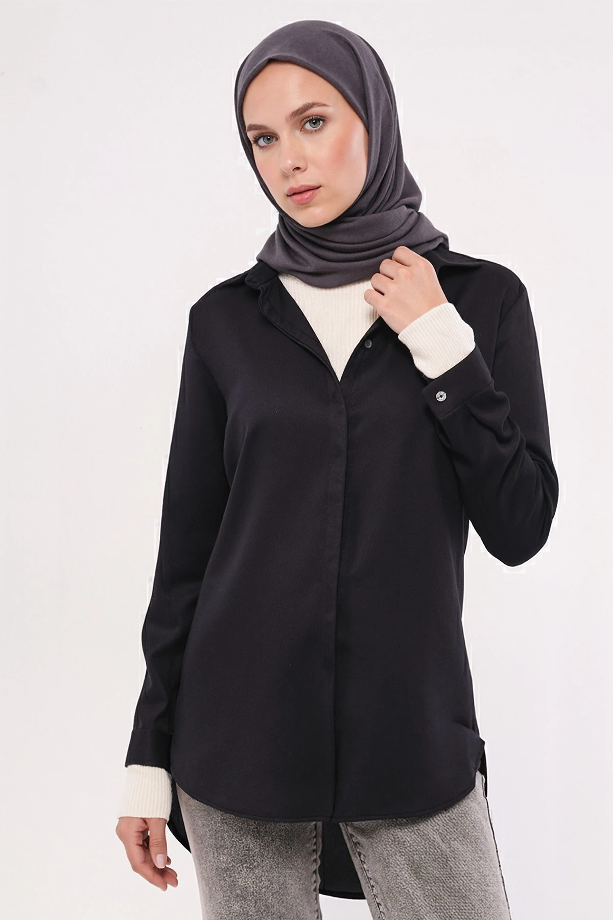 Kadın Siyah Tesettür Uzun Kollu Tunik Gömlek ARM-26K001073