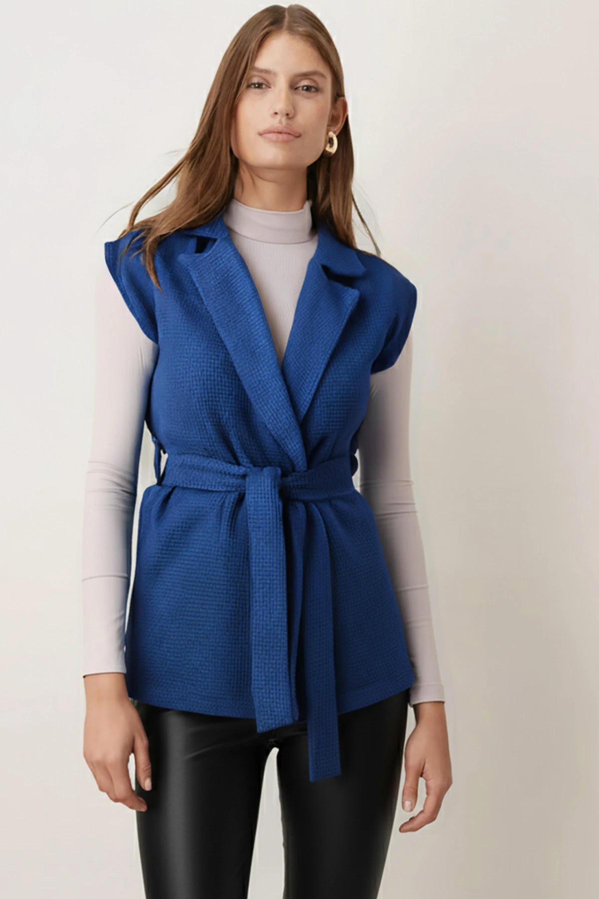 Kadın Saks Erkek Yaka Beli Kuşaklı Keten Görünümlü Yelek ARM-26K001055