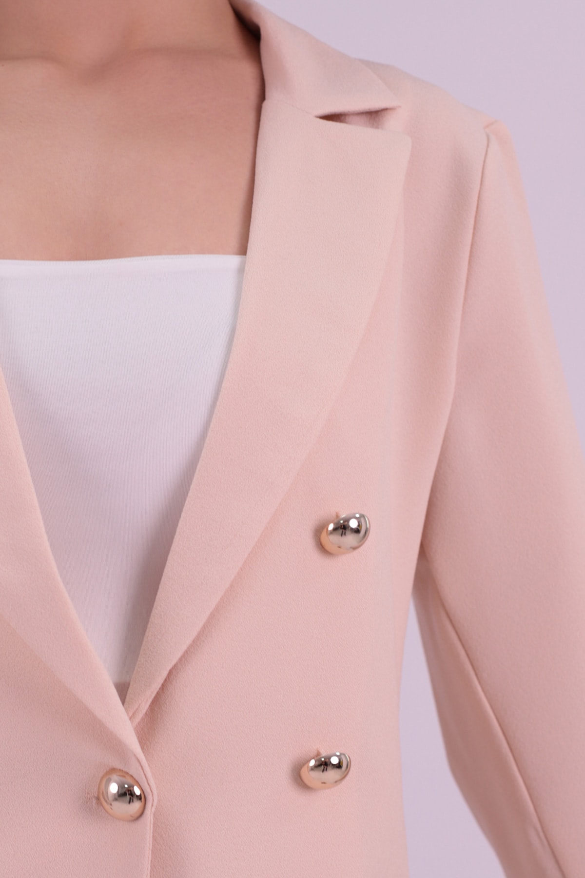 Kadın Açık Bej Düğmeli Ceket ARM-20K001151