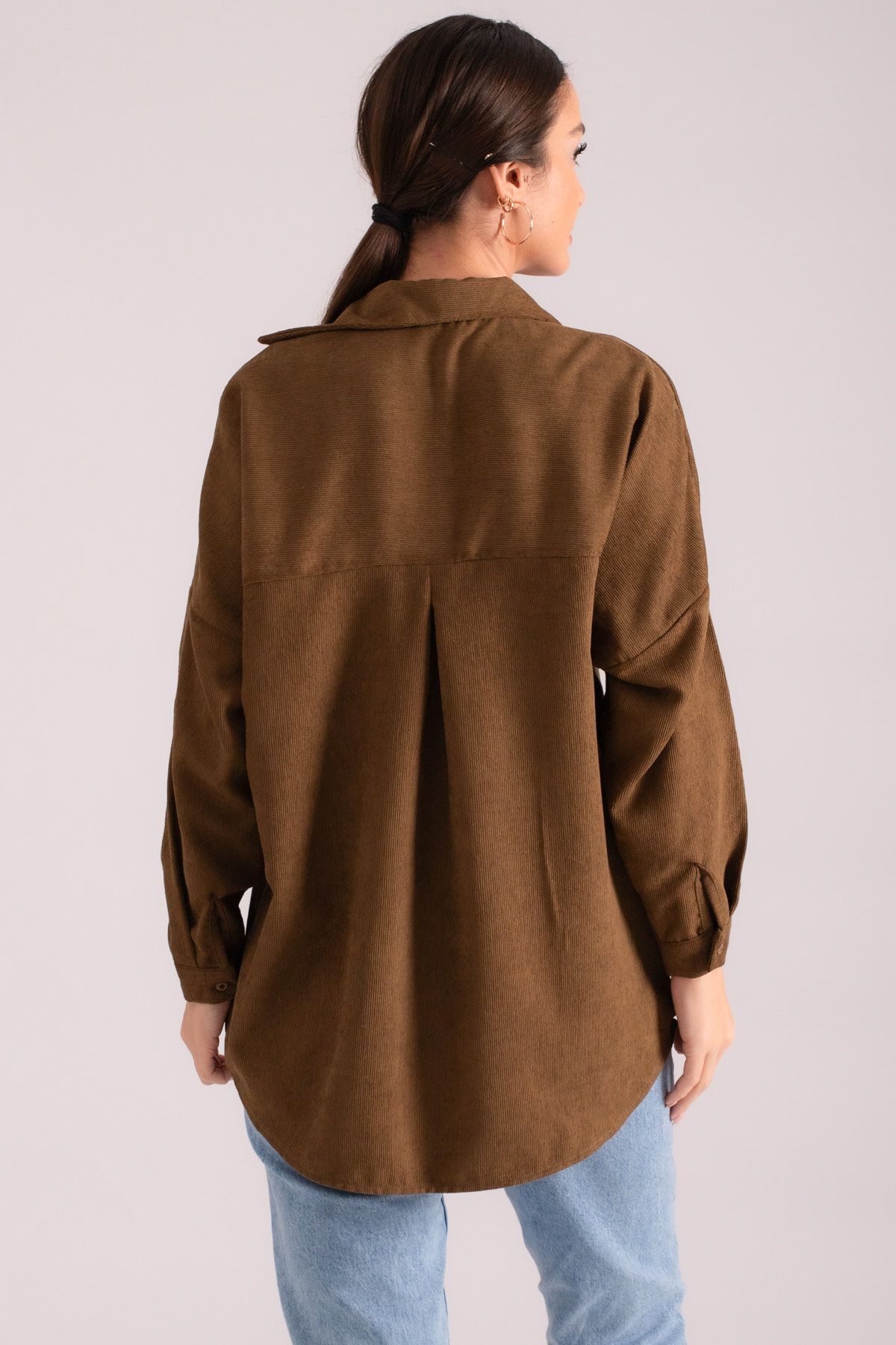 Kadın Koyu Haki Cepli Oversize İnce Fitilli Kadife Gömlek ARM-24K001076