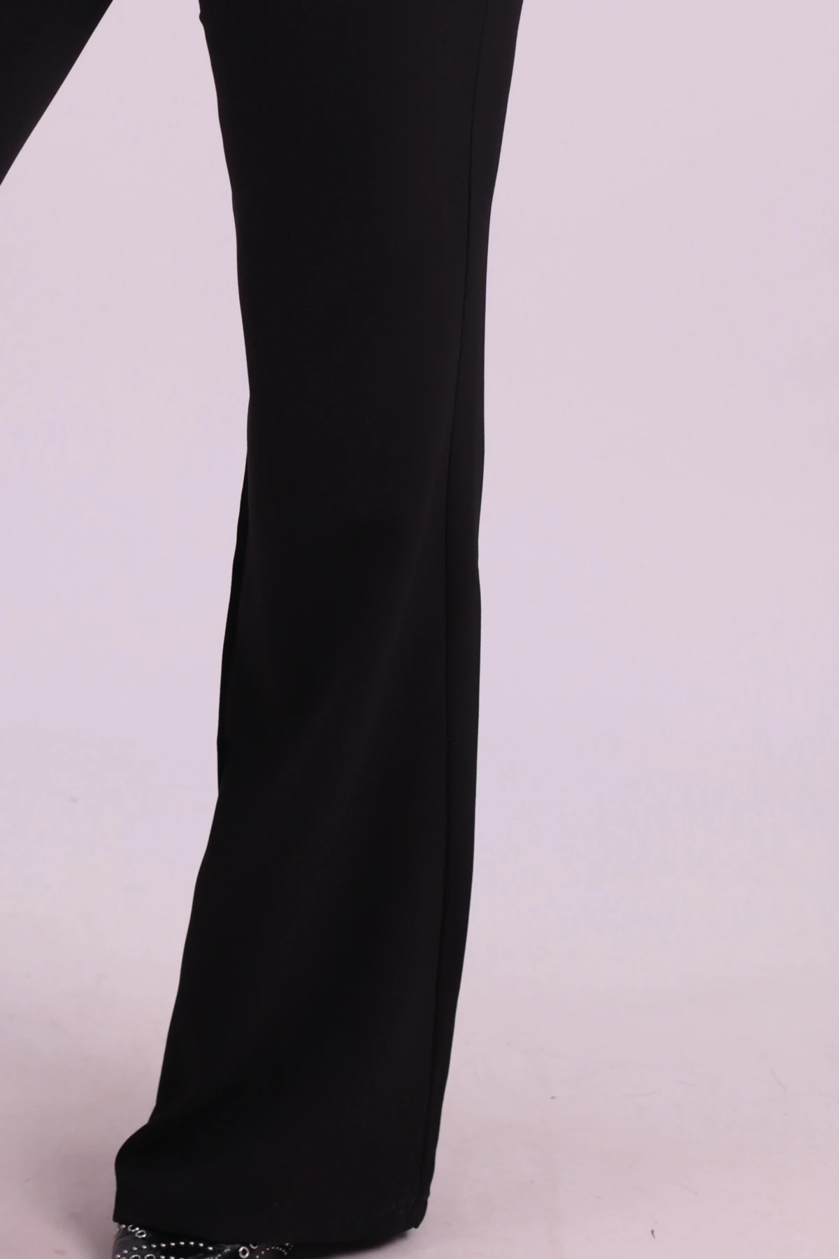 Kadın Siyah Yüksek Bel İspanyol Paça Kumaş Pantolon ARM-26K136078