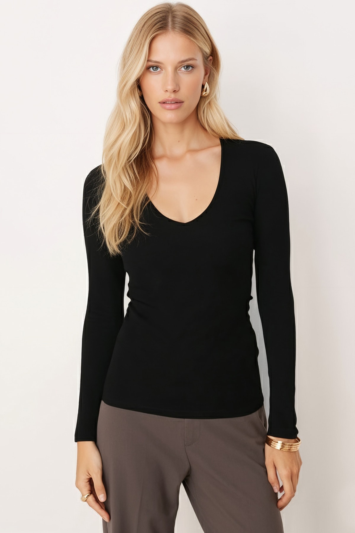 Kadın Siyah V Yaka Uzun Kol Body ARM-26K135005