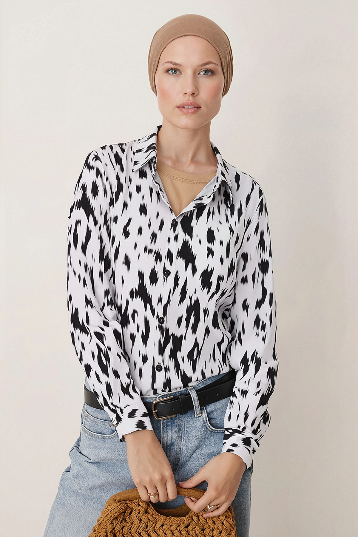 Kadın Bej-Siyah Desenli Uzun Kollu Tesettür Gömlek ARM-26K001071