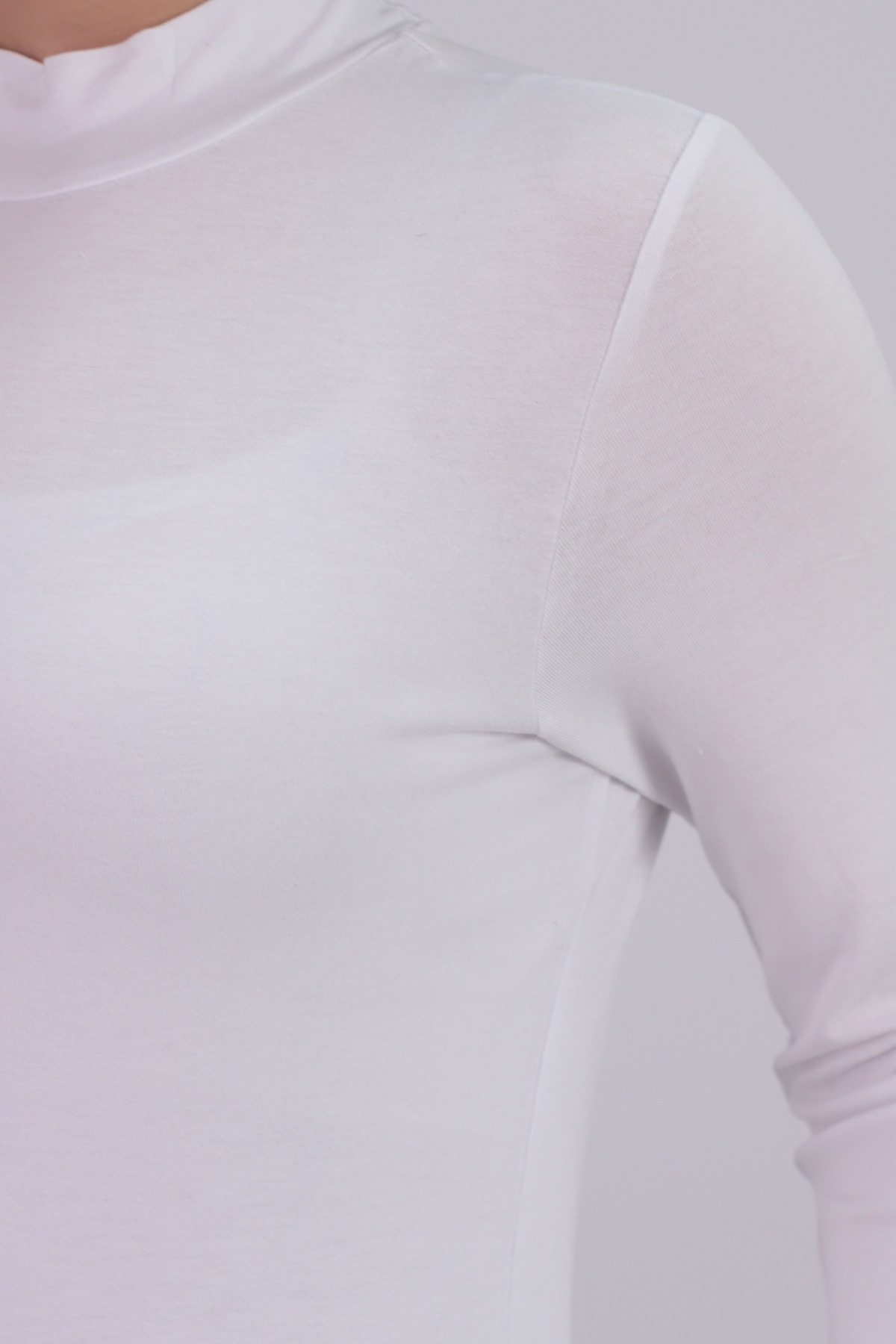 Kadın Beyaz Yarım Balıkçı Parmak Geçmeli Body ARM-26K135002