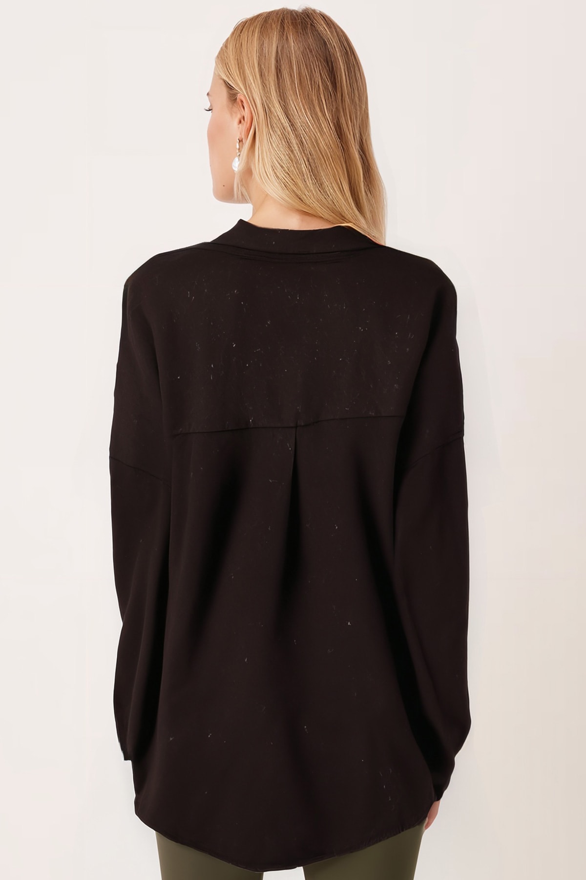 Kadın Acı Kahve Oversize Kaşe Cepli Gömlek ARM-22Y001156