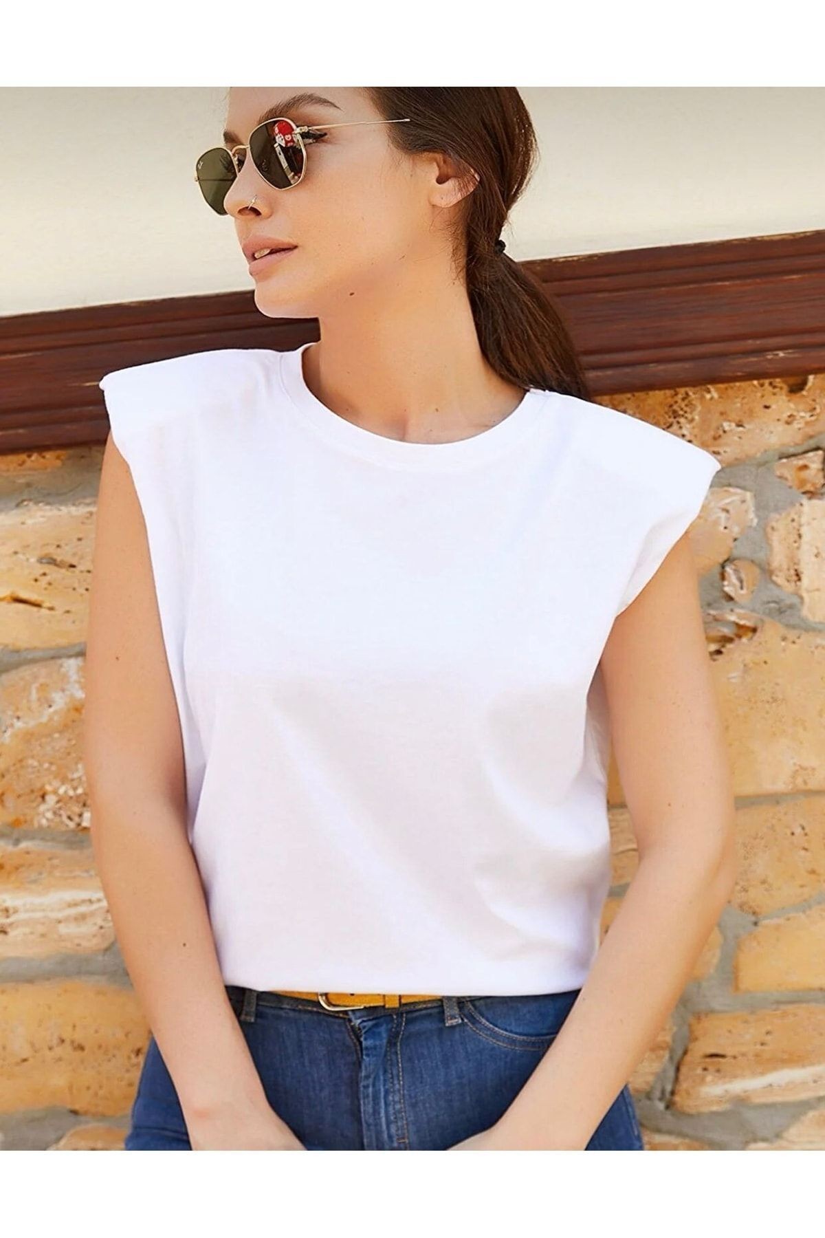 Kadın Beyaz Omuzları Vatkalı Kısa Kol T-Shirt Arm-20Y055019