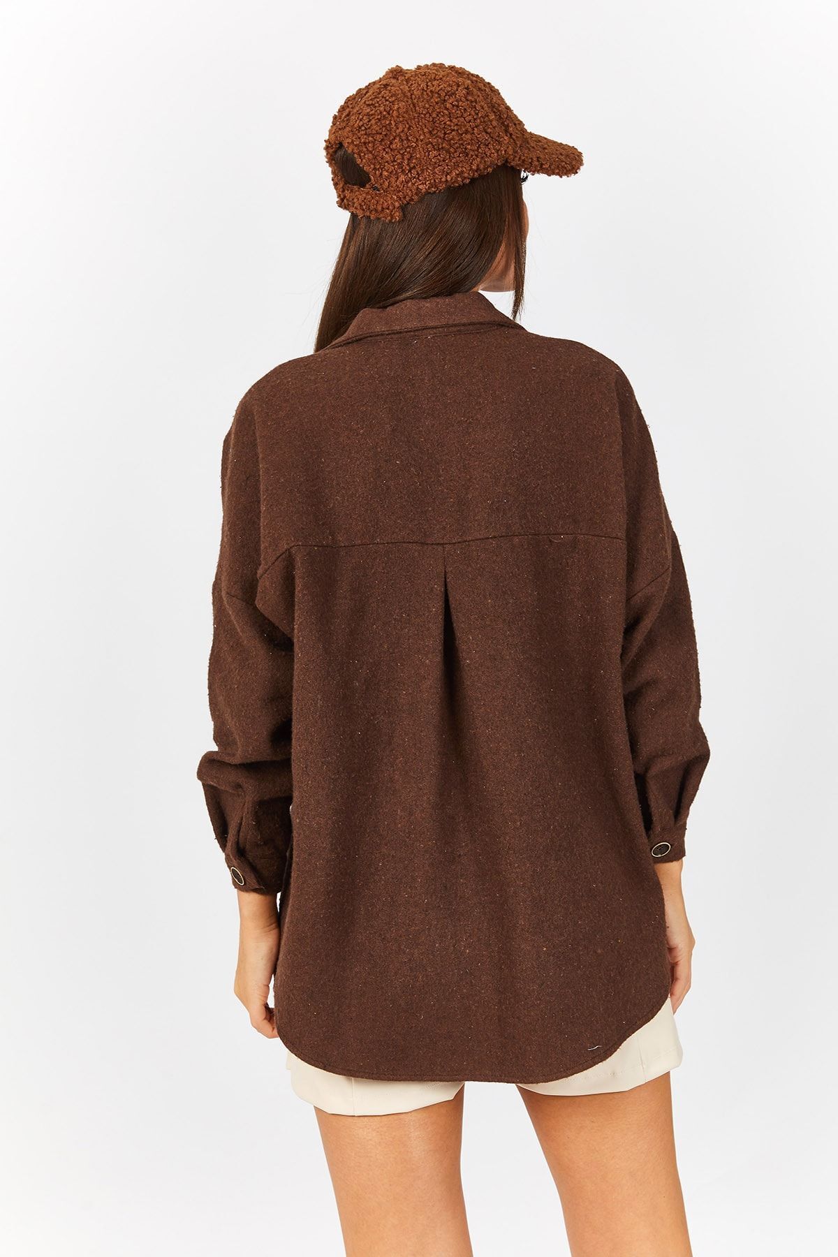 Kadın Kahve Oversize Kaşe Cepli Gömlek ARM-22Y001156