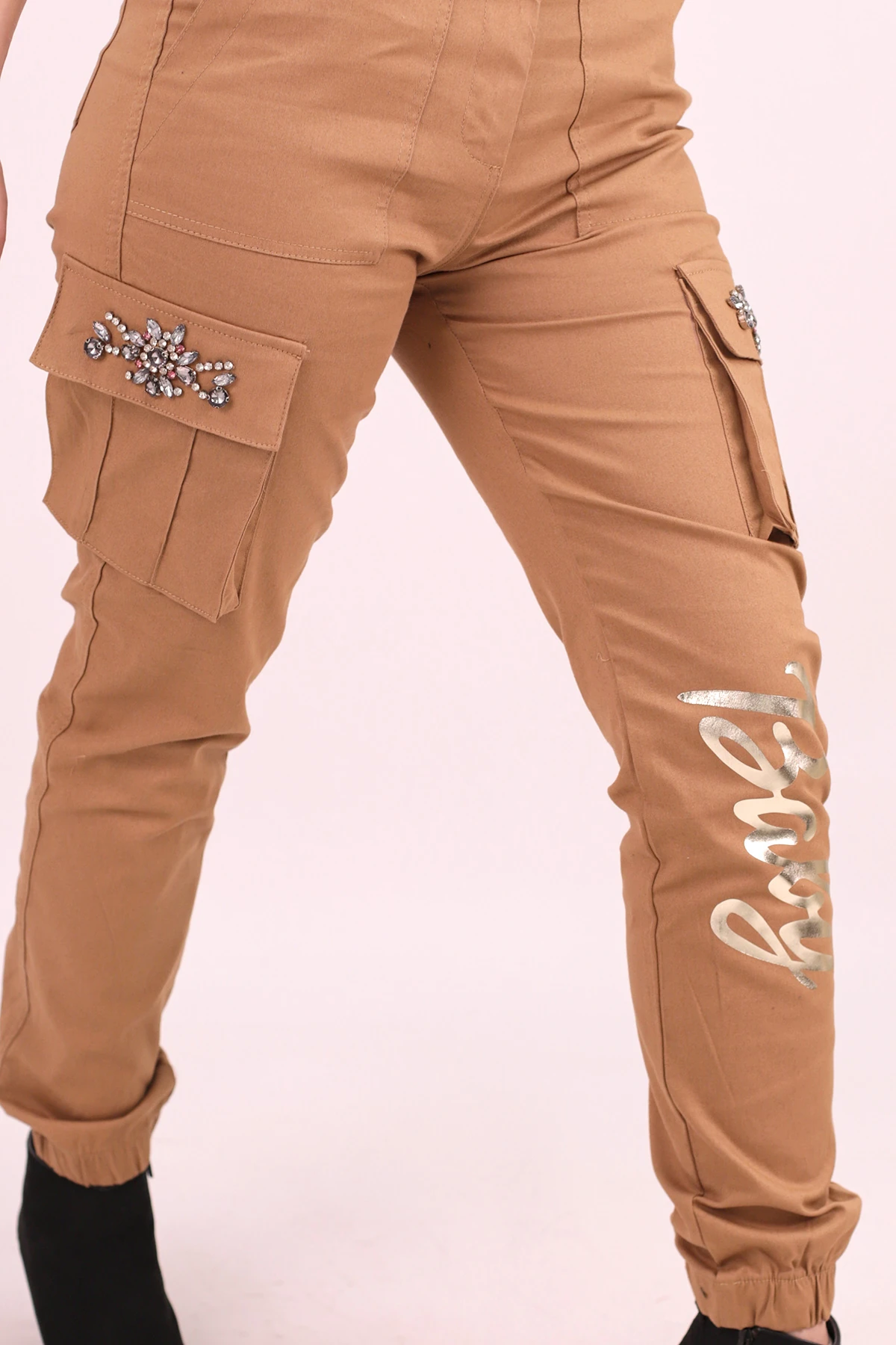 Kadın Bej Cepleri Taş Detaylı Kargo Cep Pantolon ARM-26K136020