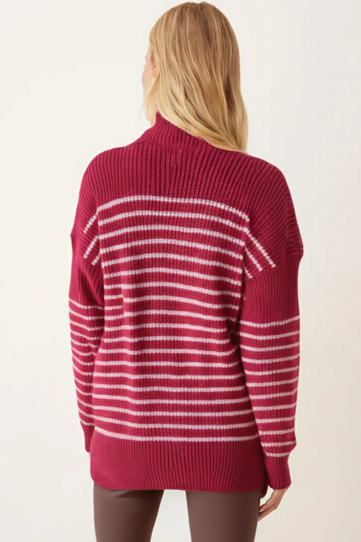 Kadın Fuşya Balıkçı Yaka Etek Ucu Yırtmaçlı Triko Kazak ARM-26K136047