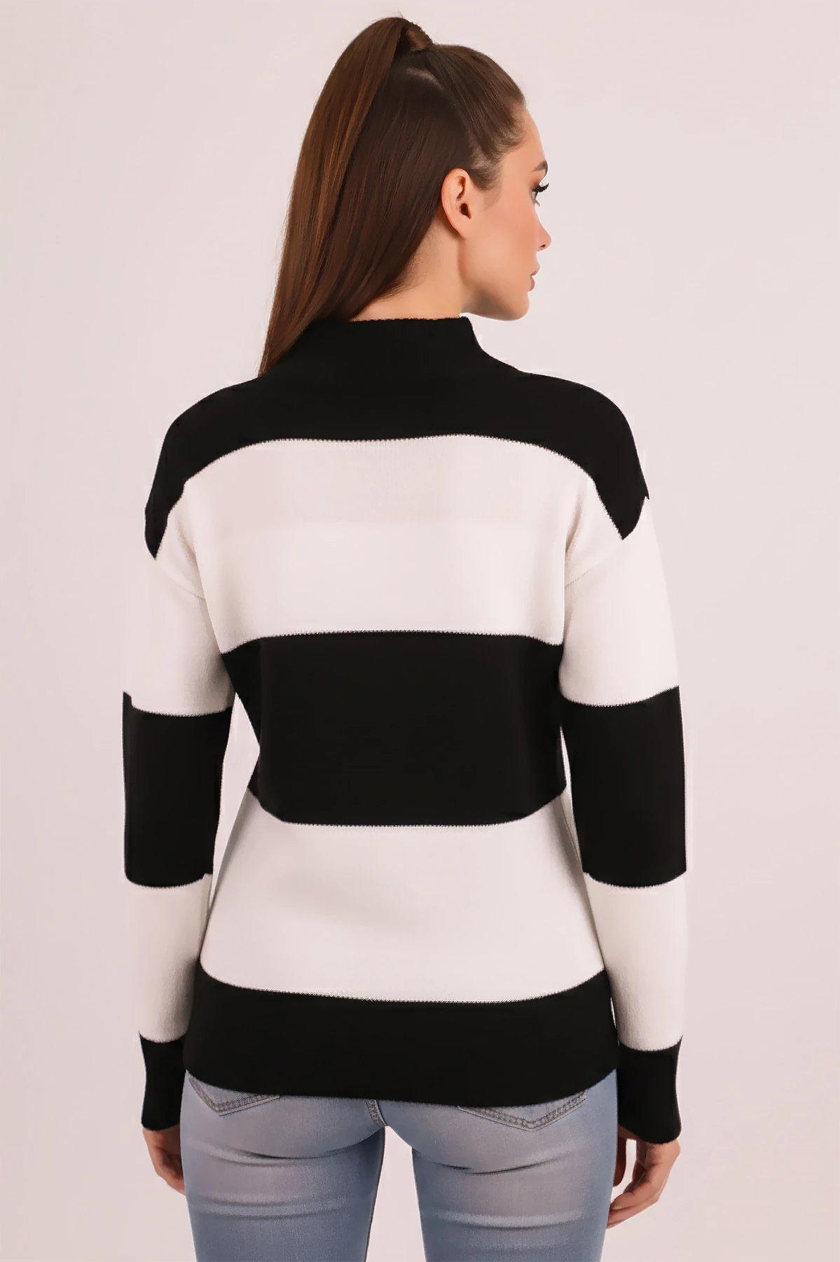 Kadın Siyah Dik Yaka İki Renkli Triko Kazak ARM-26K136061
