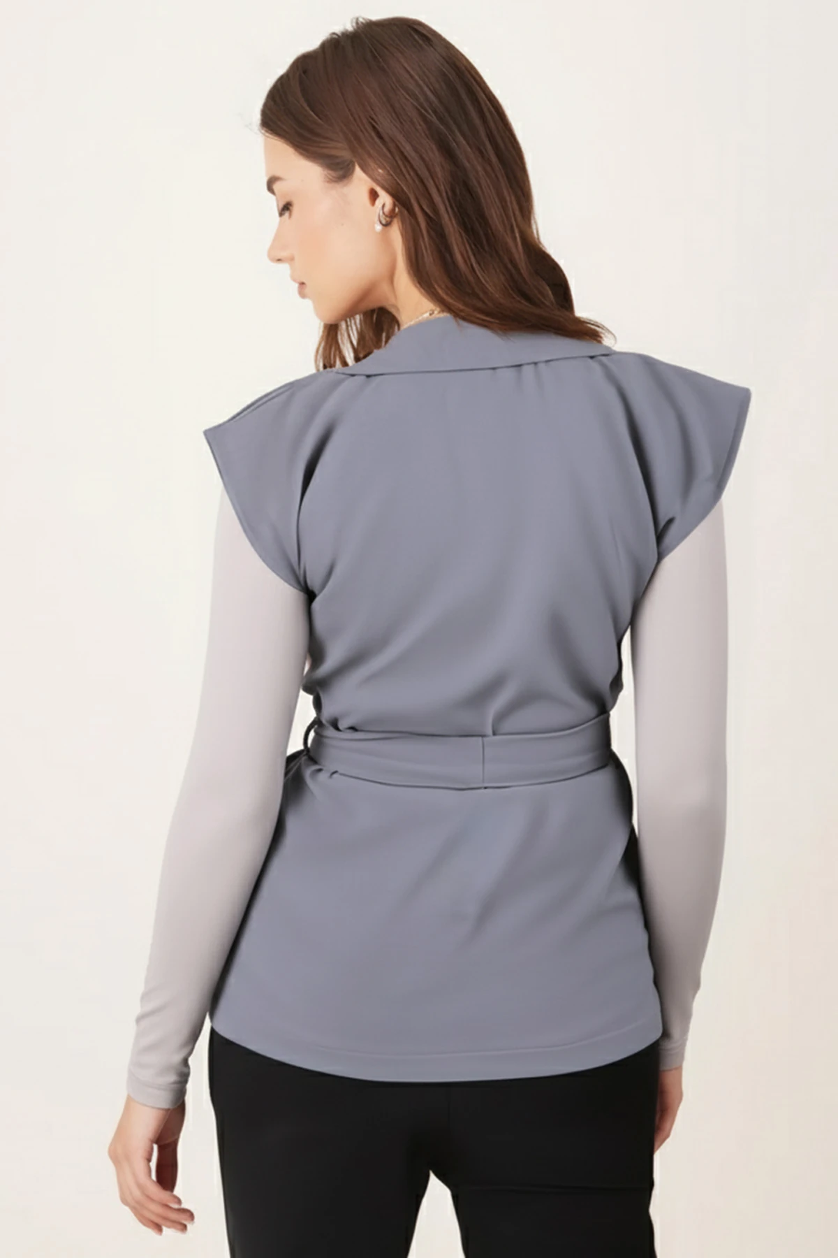 Kadın Gri Erkek Yaka Beli Kuşaklı Keten Görünümlü Yelek ARM-25Y001079