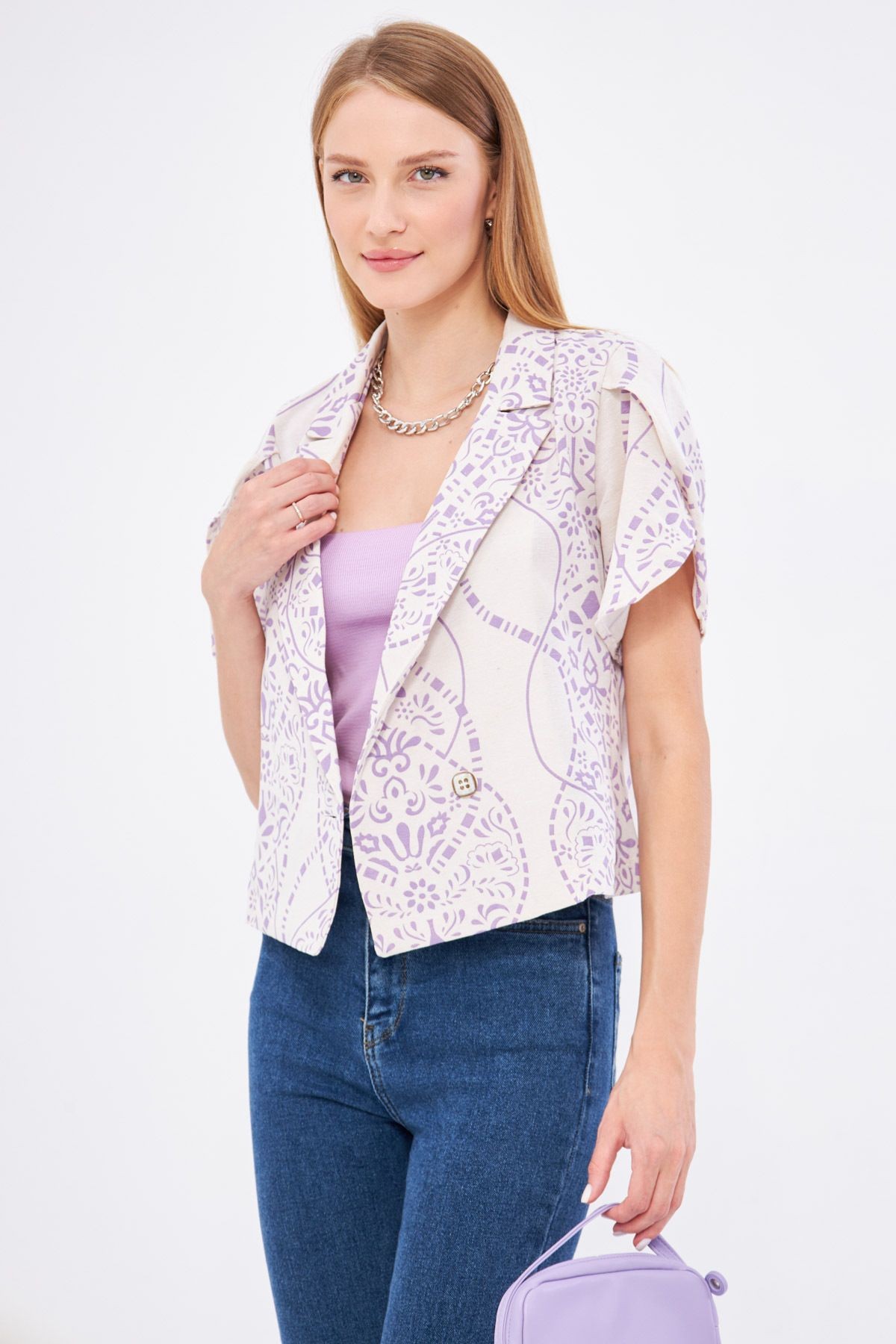Kadın Açık Lila Keten Görünümlü Desenli Kolu Yırtmaçlı Crop Kısa Kol Ceket ARM-24Y001095