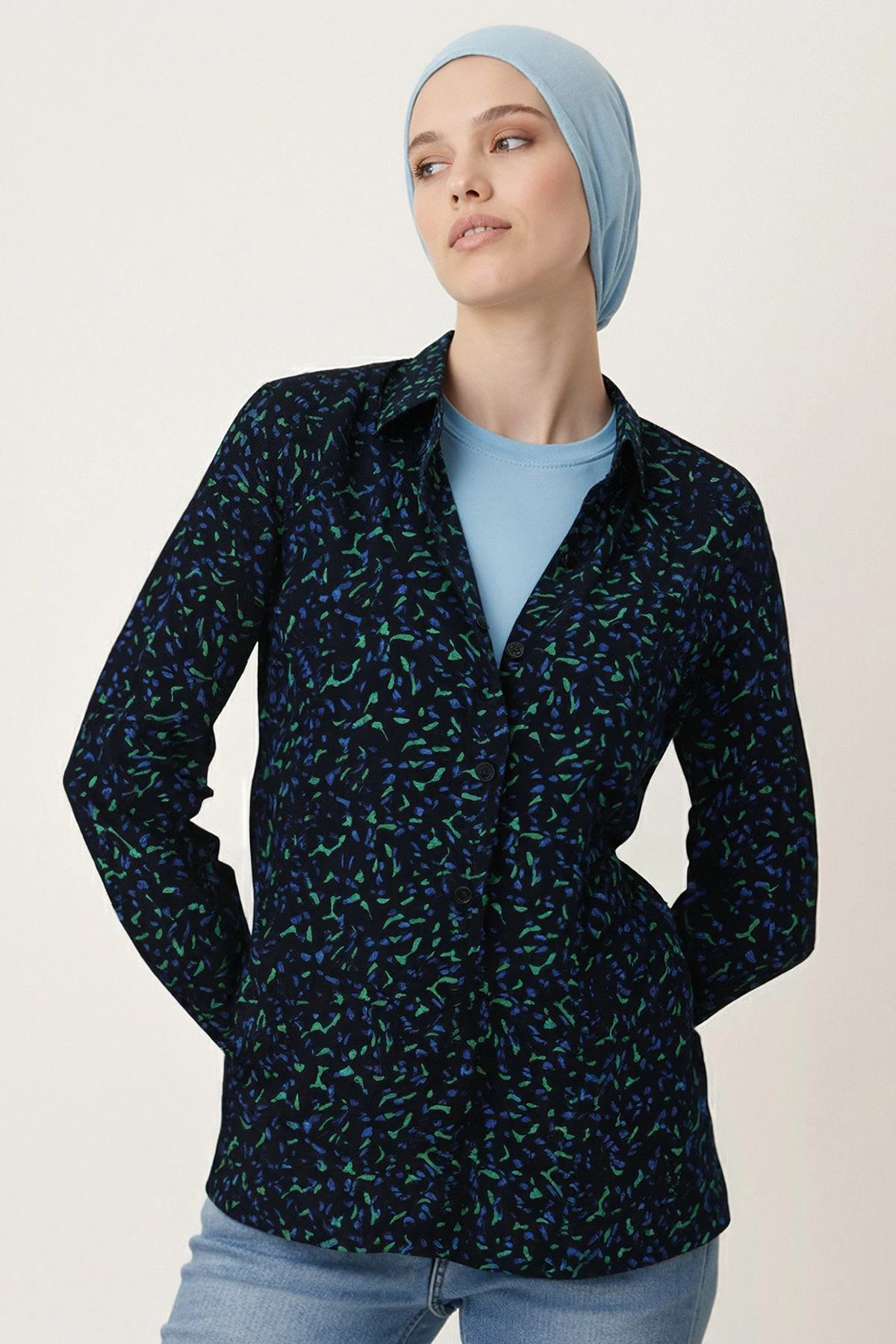 Kadın Yeşil-Mavi Desenli Uzun Kollu Tesettür Gömlek ARM-26K001070