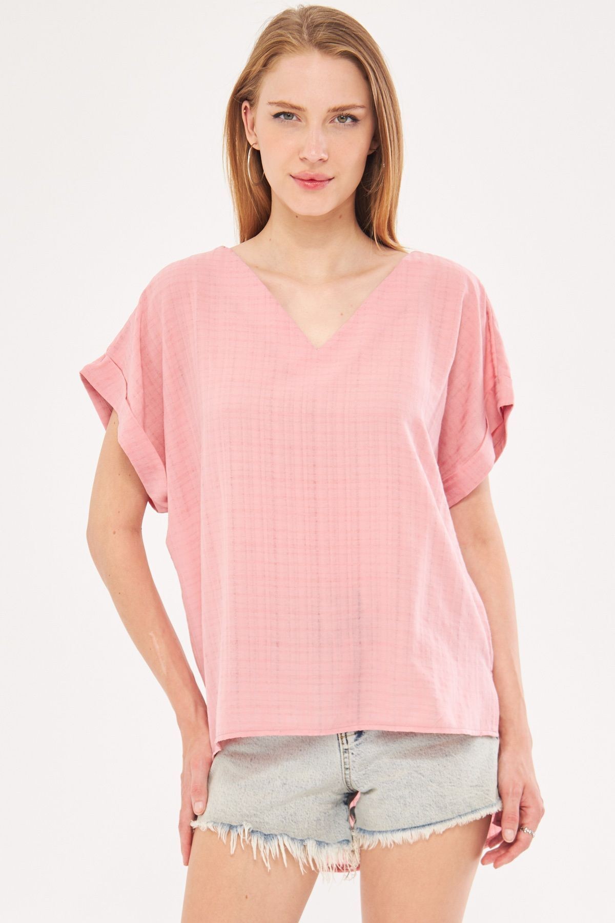 Kadın Gül Kurusu V Yaka Yanları Yırtmaçlı Arkası Uzun Duble Kol Detaylı Oversize Bluz ARM-24Y001074