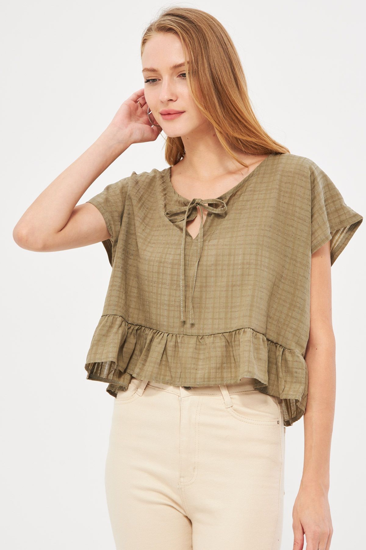 Kadın Haki Yarasa Kol Yakası Bağlamalı Eteği Fırfırlı Oversize Crop Bluz ARM-24Y001088